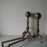 Ancienne paire de chenets articulés en laiton et métal 48 cm accessoire cheminée