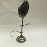 Barber's mirror on foot