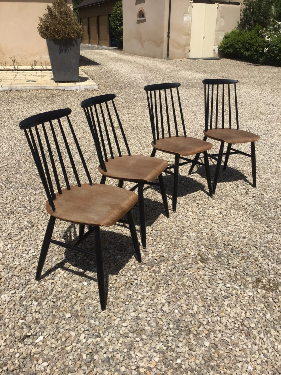 4 Fanett chairs