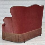 Canapé danois 2 places des années 1950, velours d'ameublement rose saumon, bois de frêne.