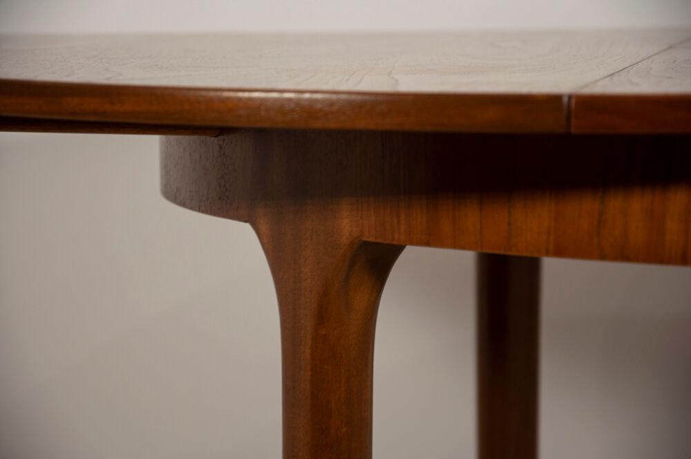Round vintage extendable dining table from Mcintosh