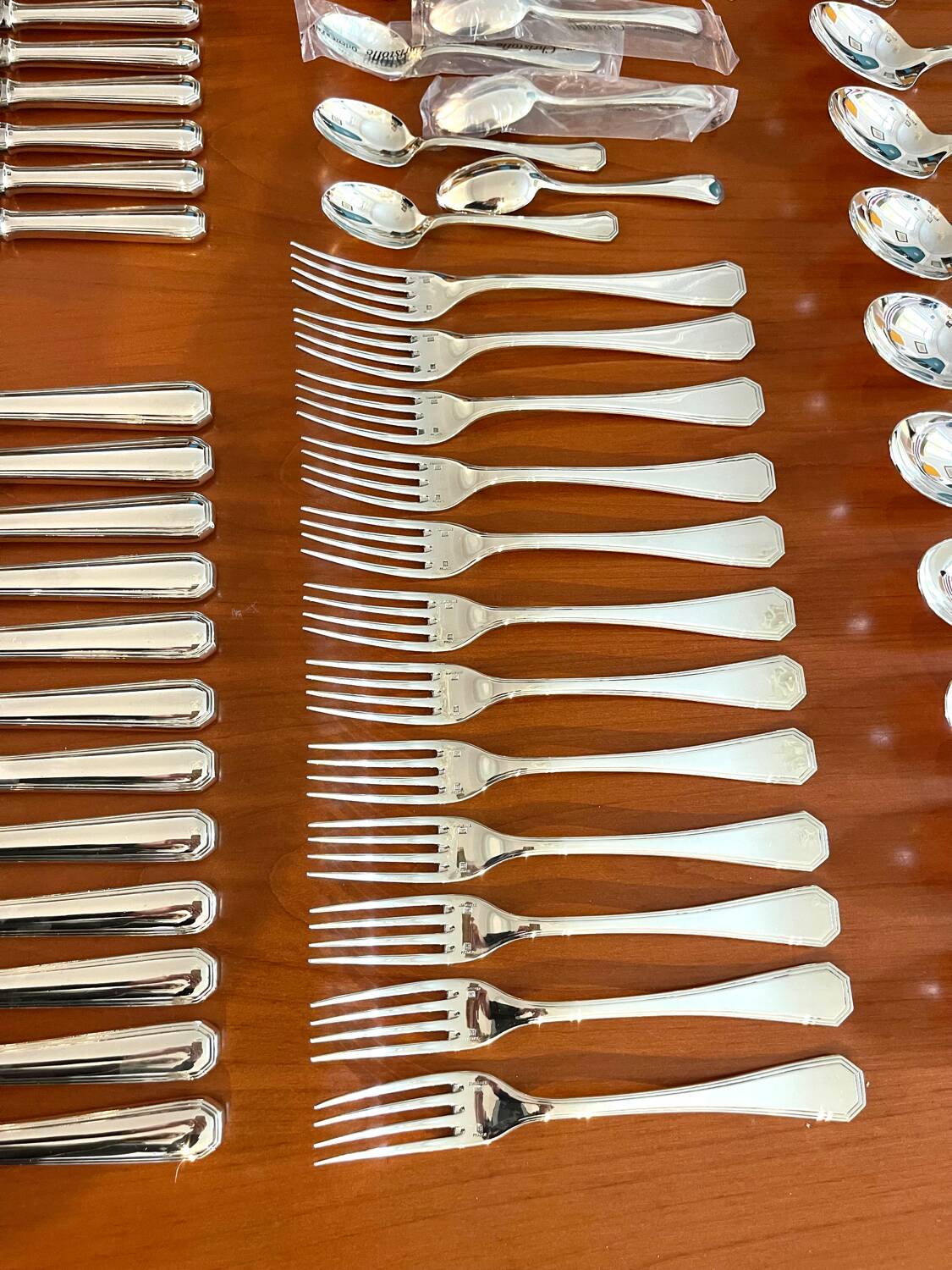 Christofle America cutlery set 60 pieces in very good condition.