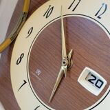 Vintage wall clock in electric smi formica with date