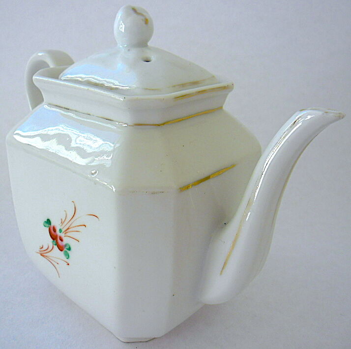 Rectangular teapot in Paris porcelain captioned "Friendship"