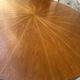 Table ronde vintage avec plateau en bois