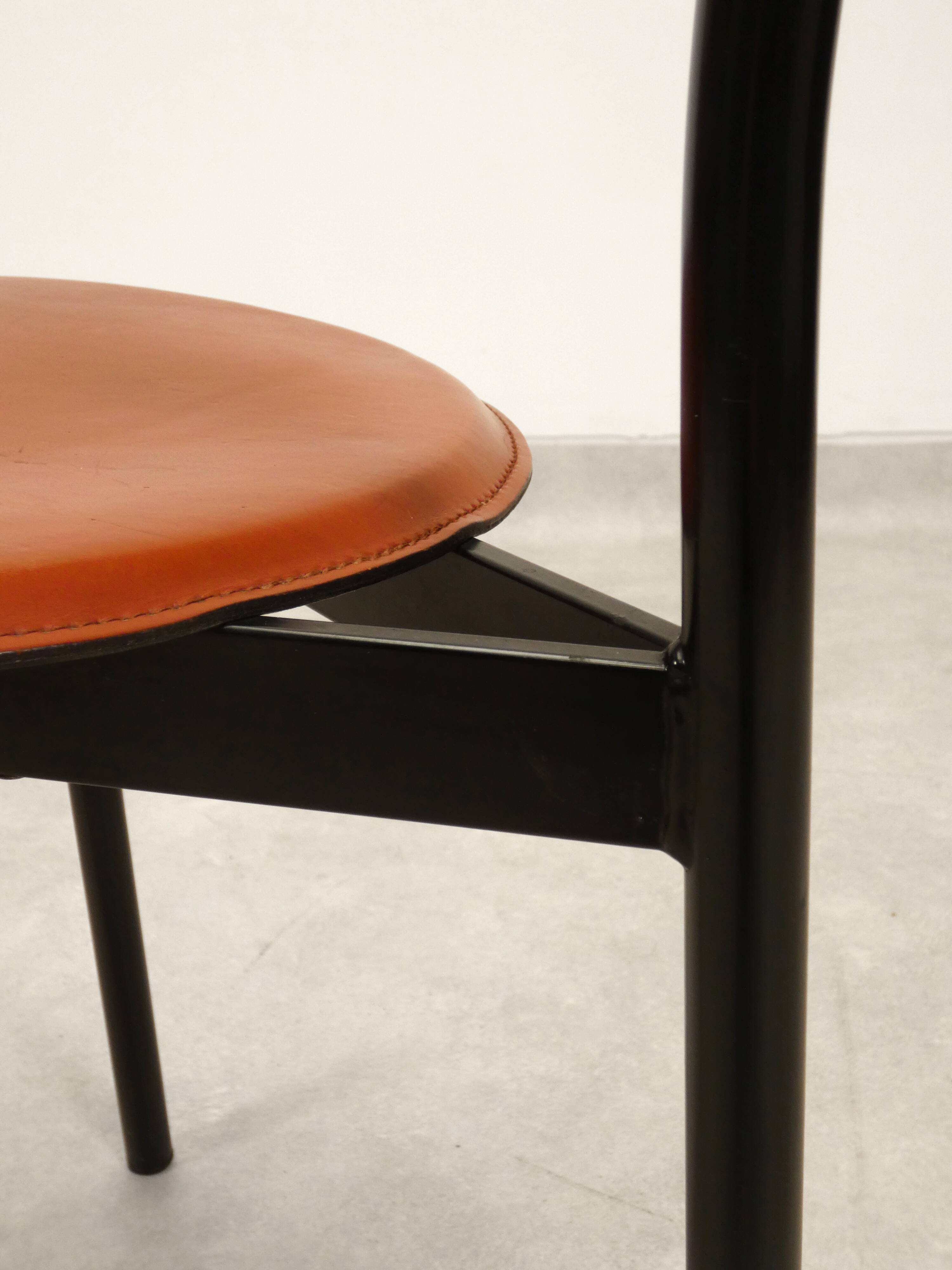 Set of 5 Linea Veam leather tripod chairs