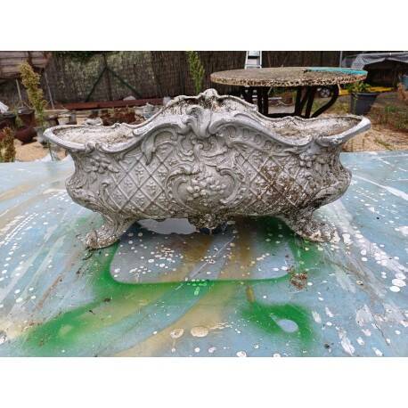 1 cast iron planter from 1900 from Charleville - Mézières
