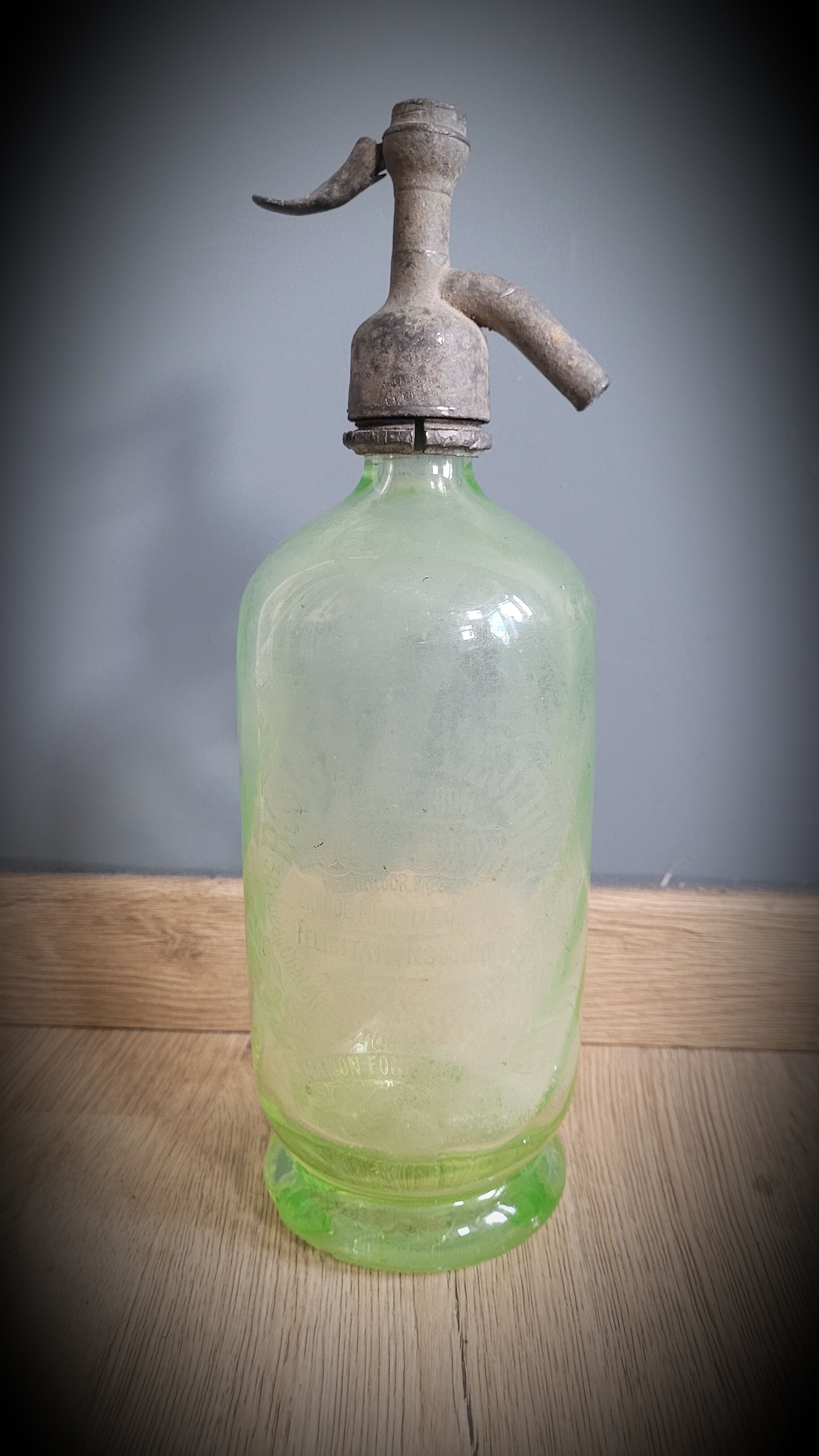 Green siphon Bougault Lejeune