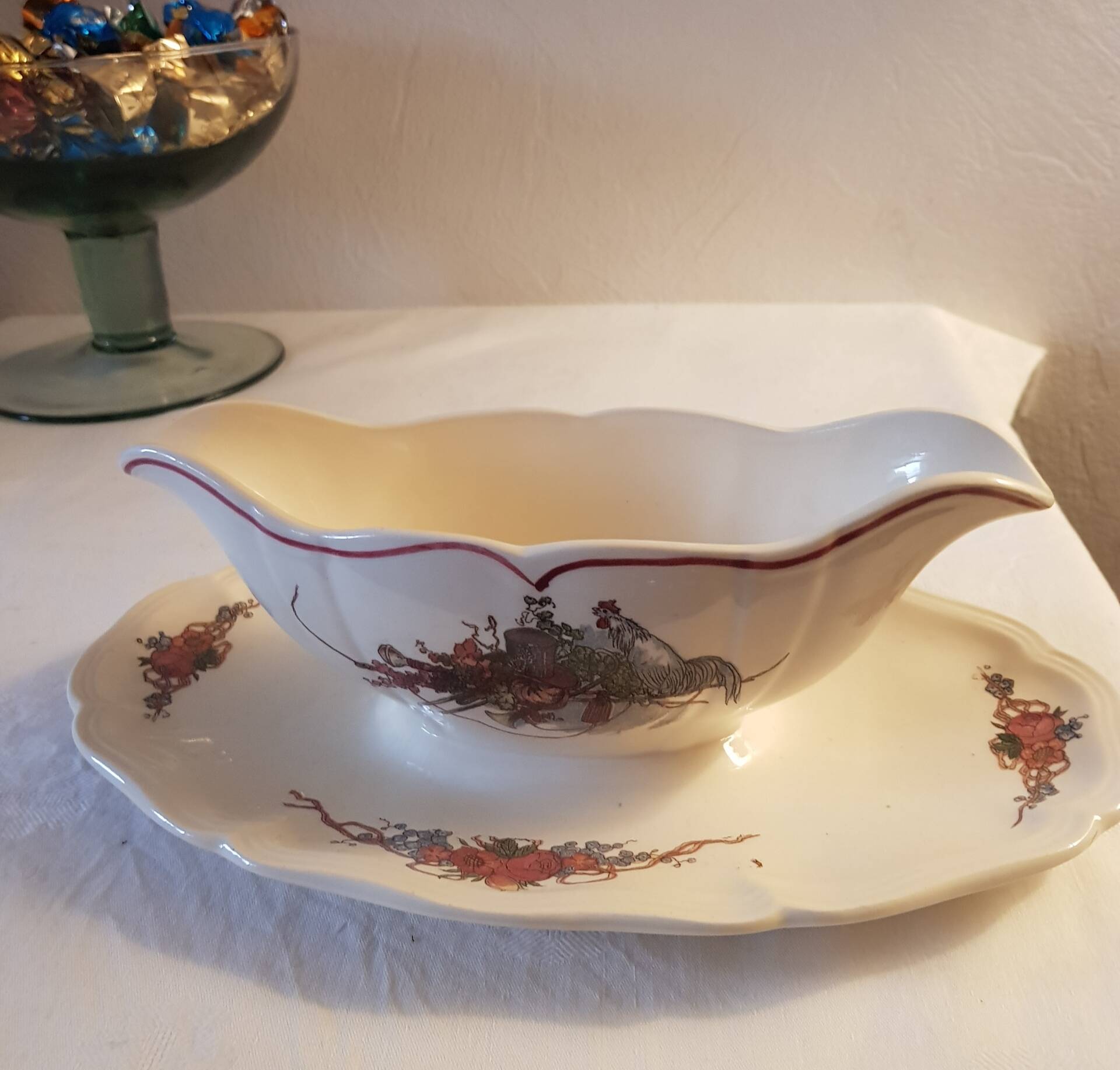 Jolie saucière en Faïence d'Obernai