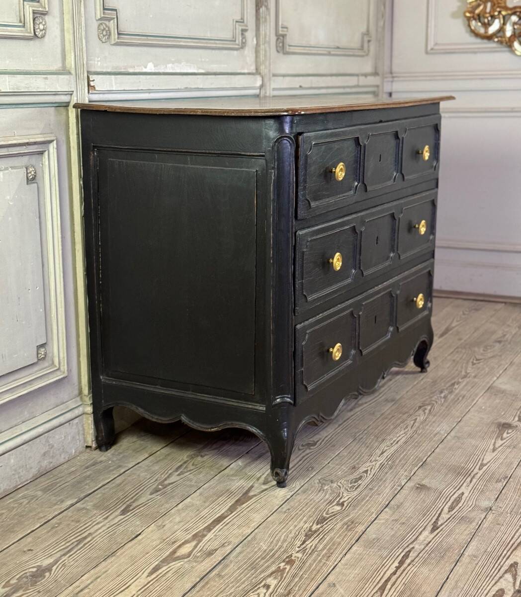 Louis XV oak chest of drawers, black patina, 18th century