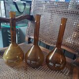 3 volumetric flasks without cap
