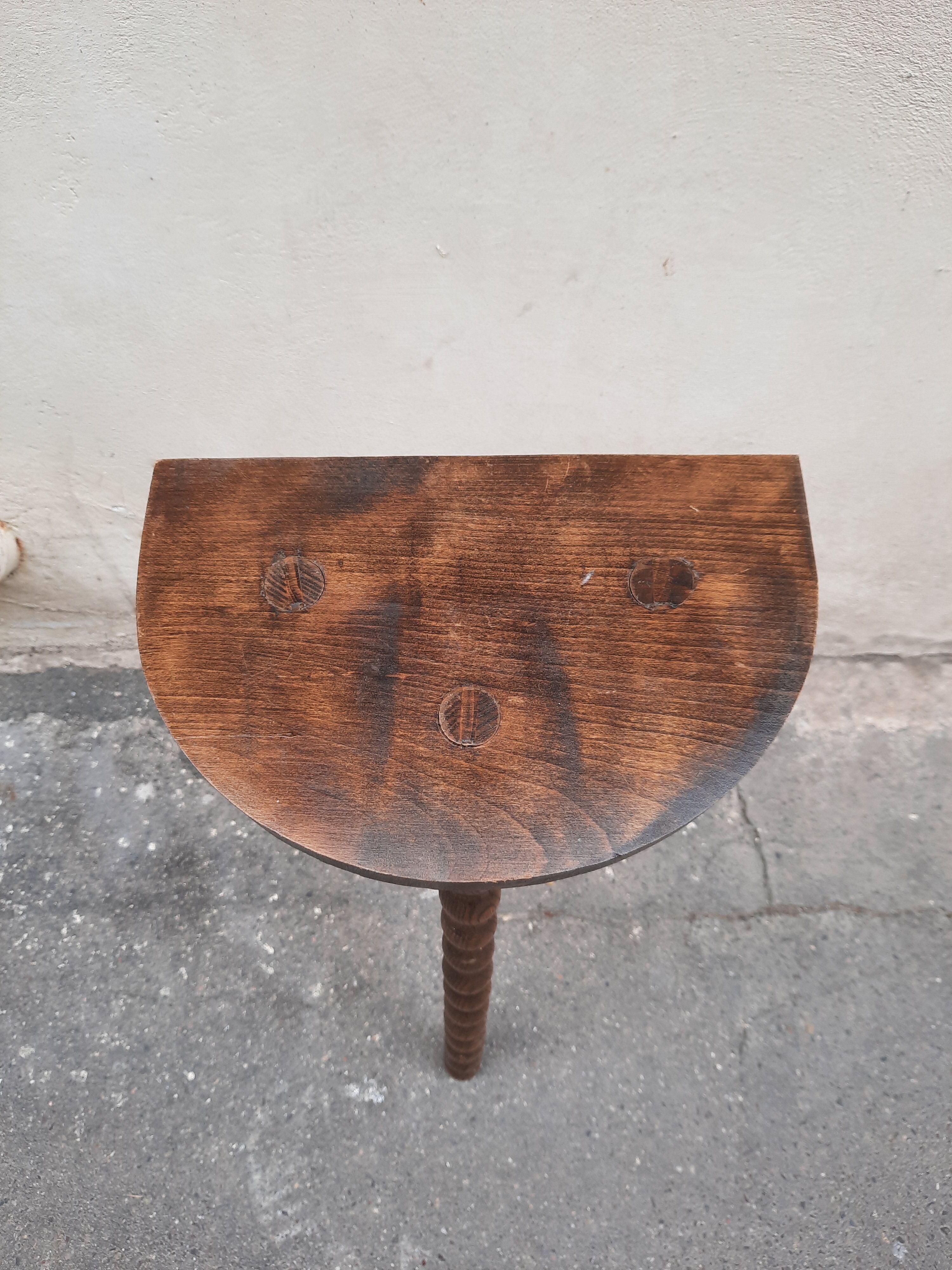 Tripod stool