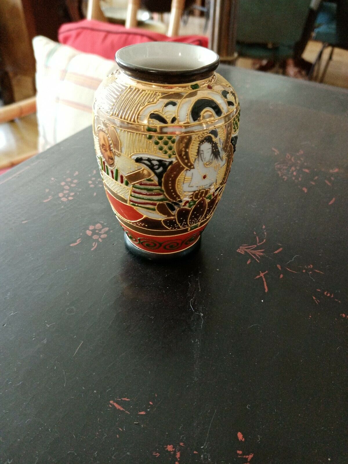 Vase asian porcelain pattern 10 cm high
