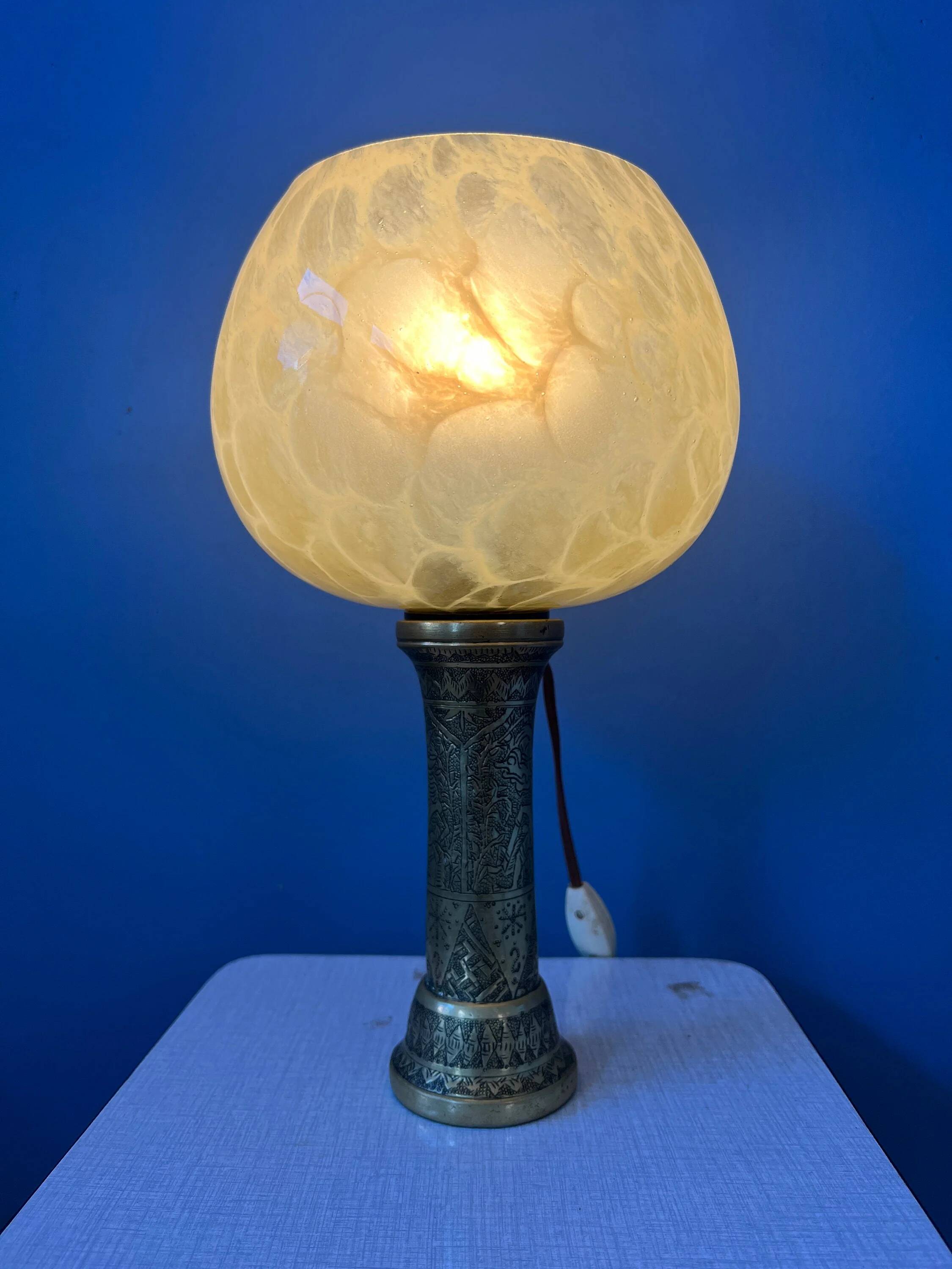 Lampe ancienne Art déco en verre avec base en bronze