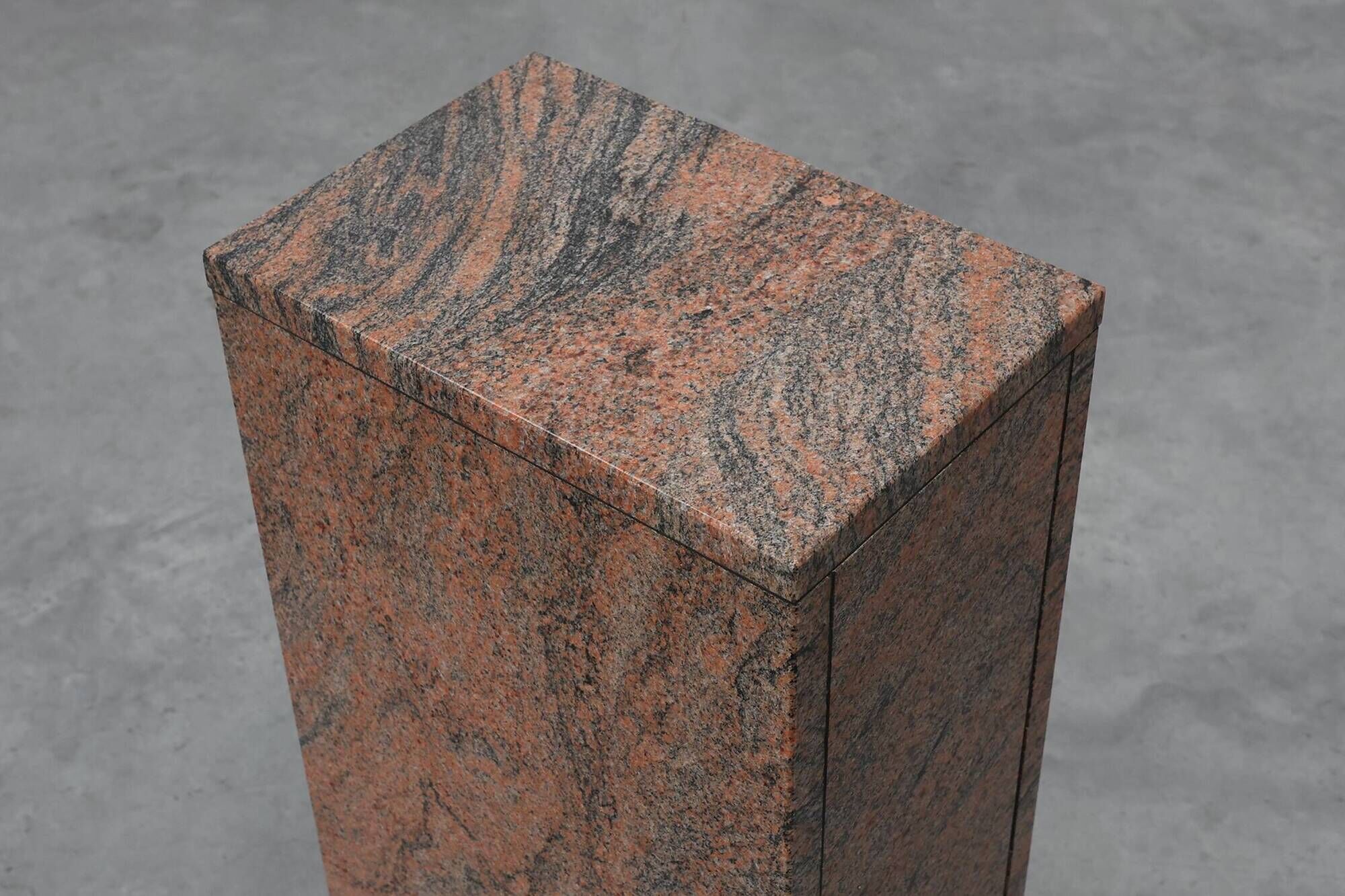 Rectangular red granite pedestal, Belgium, 20th century
