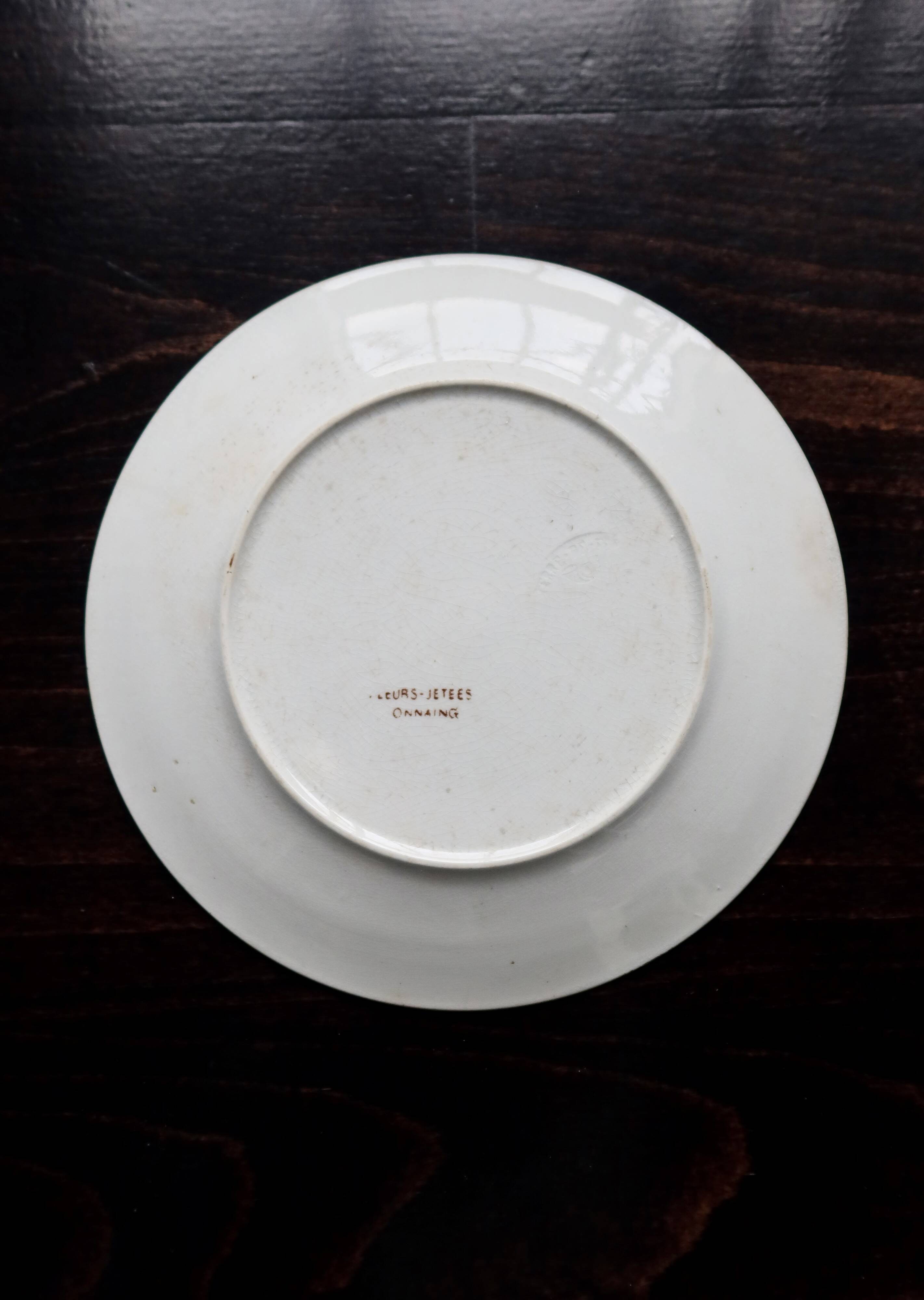 Onnaing ironstone dessert plate "Fleurs Jetées" brown
