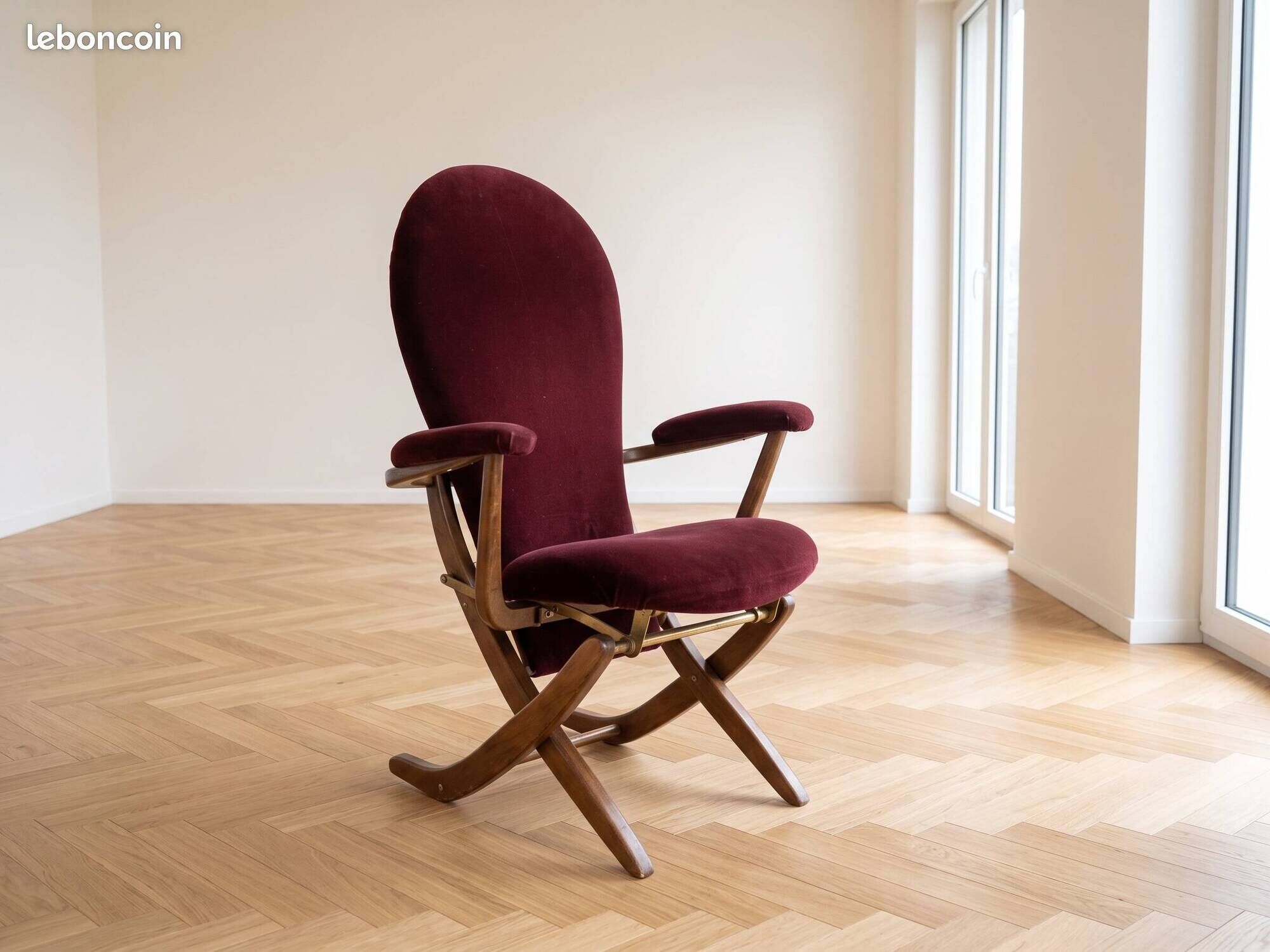 Vintage 1970s adjustable armchair in burgundy velvet.