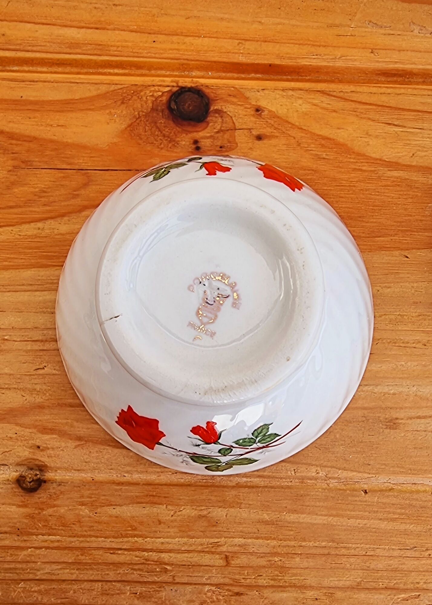 Set of 4 small porcelain bowls decorated with vintage roses