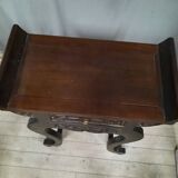 Far eastern console