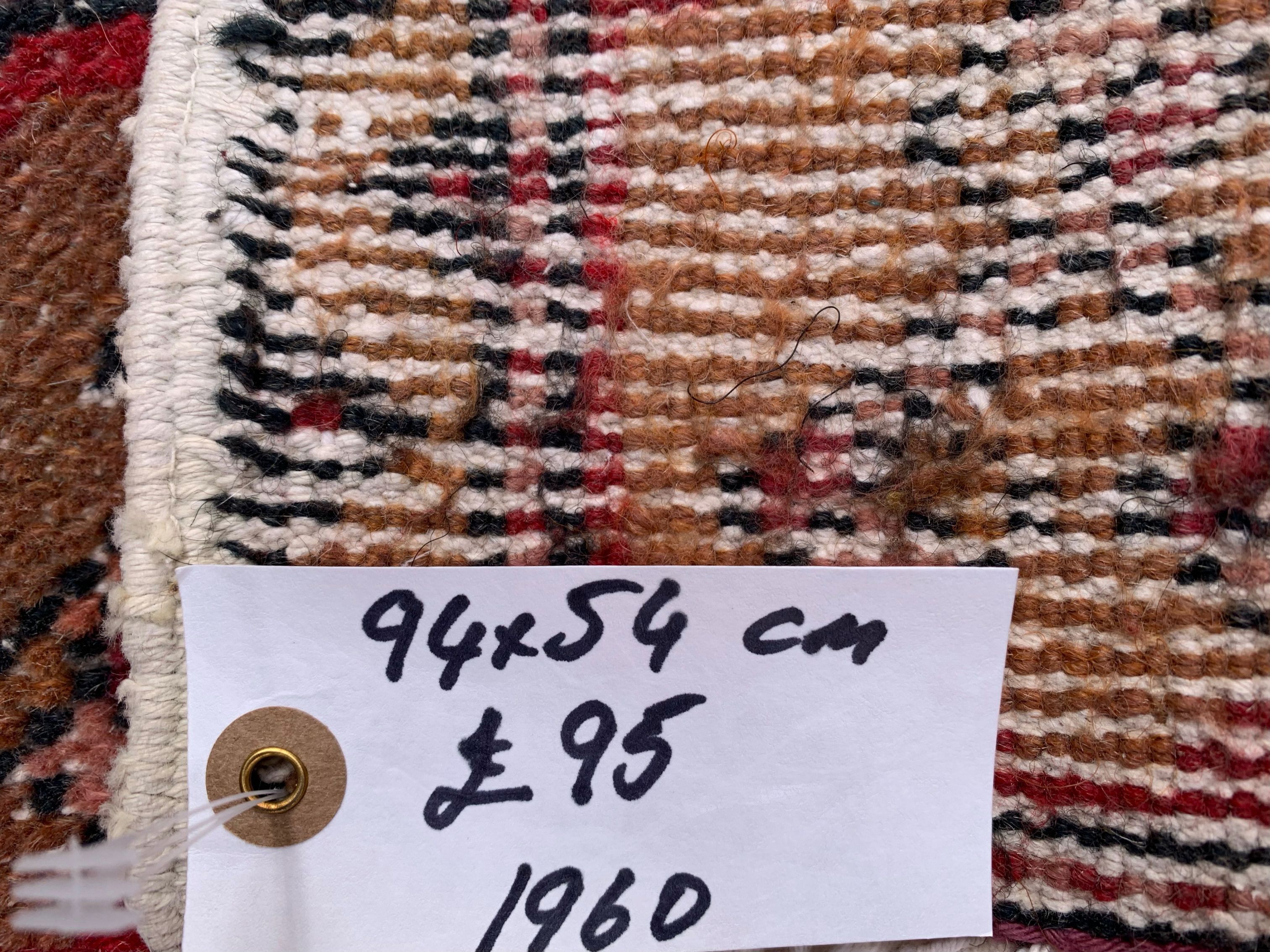 Small vintage turkish rug 94x54 cm, short runner, tribal, shabby chic