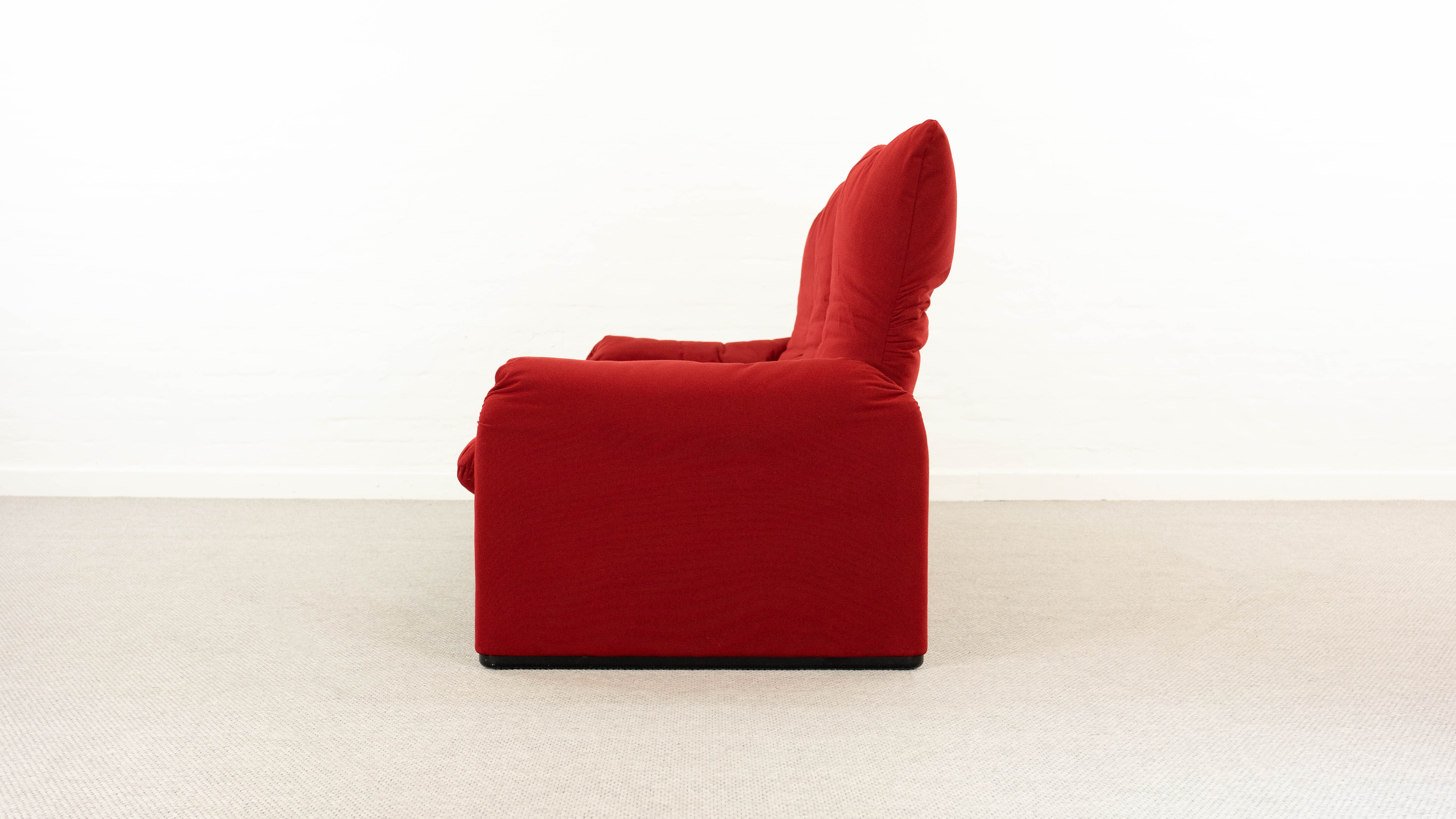 Maralunga 3-seater Sofa red by Vico Magistretti for Cassina, Italy