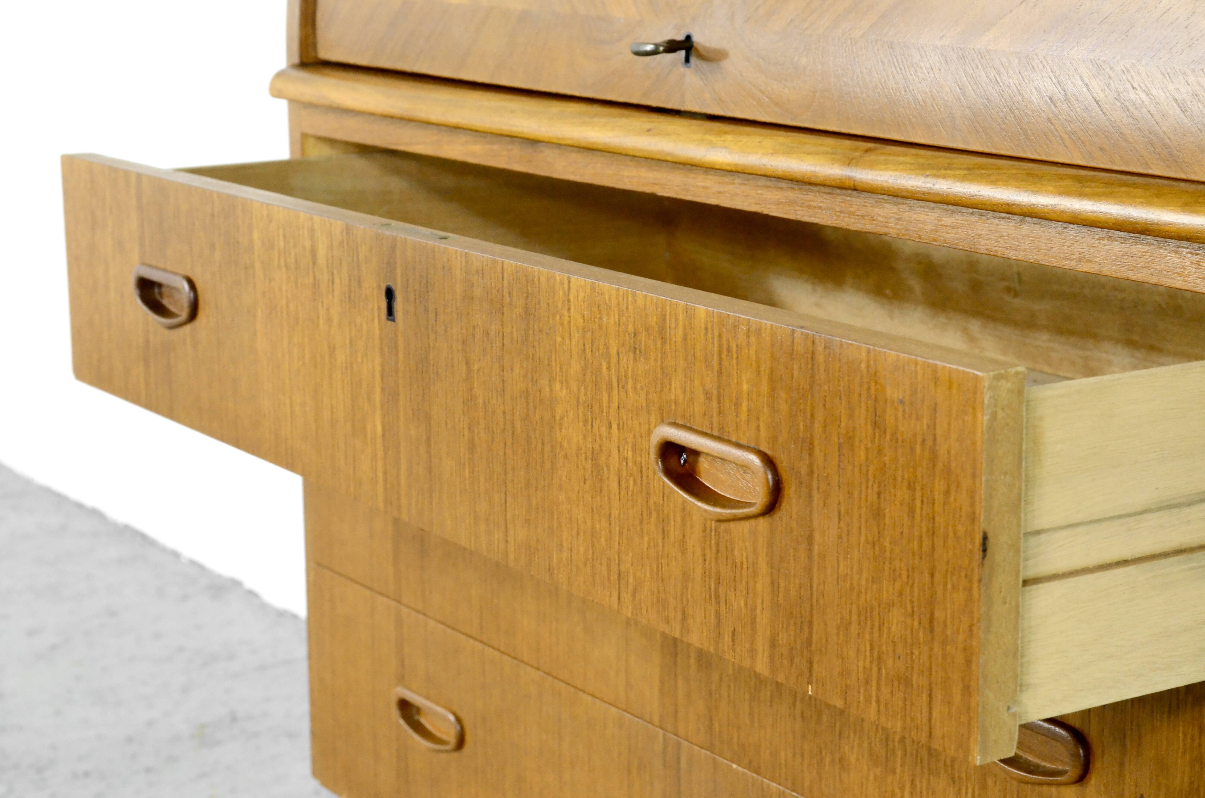 Bureau / bureau suédois en teck à plateau roulant du milieu du Secle