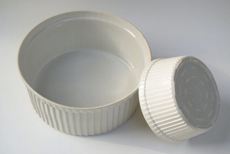 Set of 3 porcelain ramekins