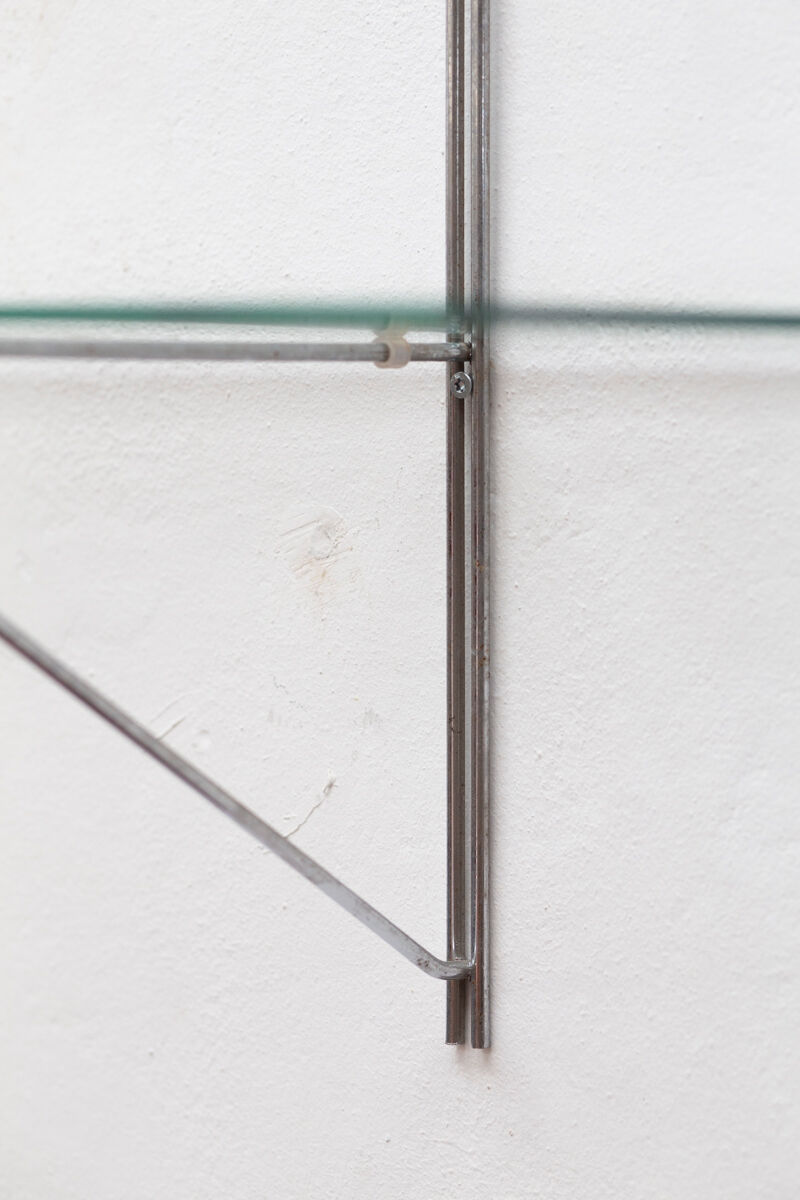 Wall rack 'sail' in chrome and glass