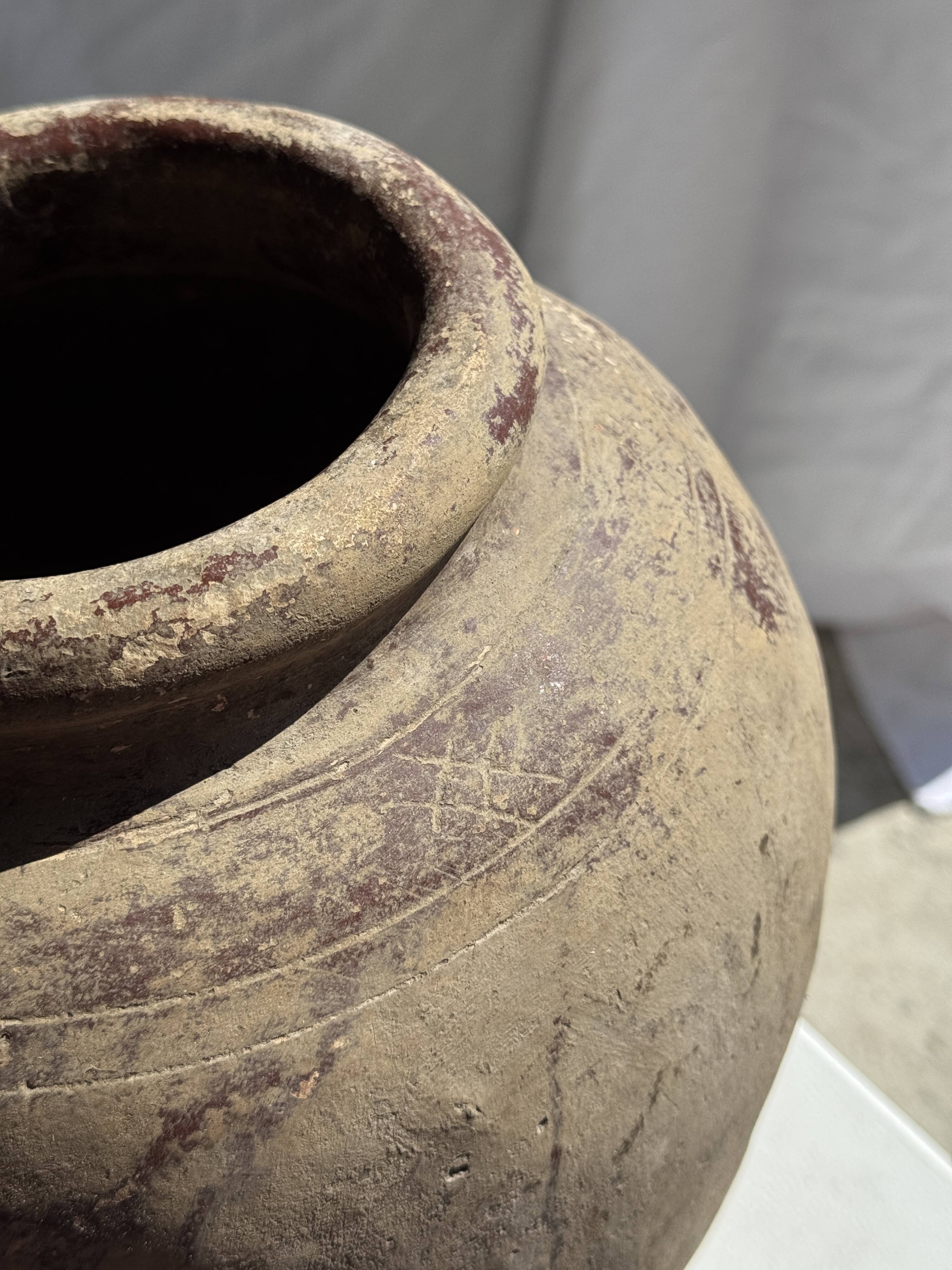 Vase de Borneo en terre cuite brun (1) H35 D23