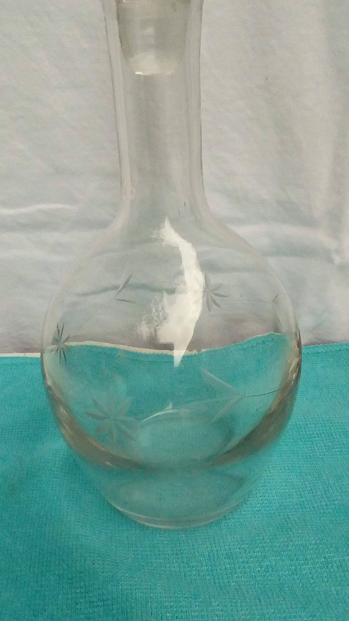 Carafe en cristal ciselé estampillé belgique