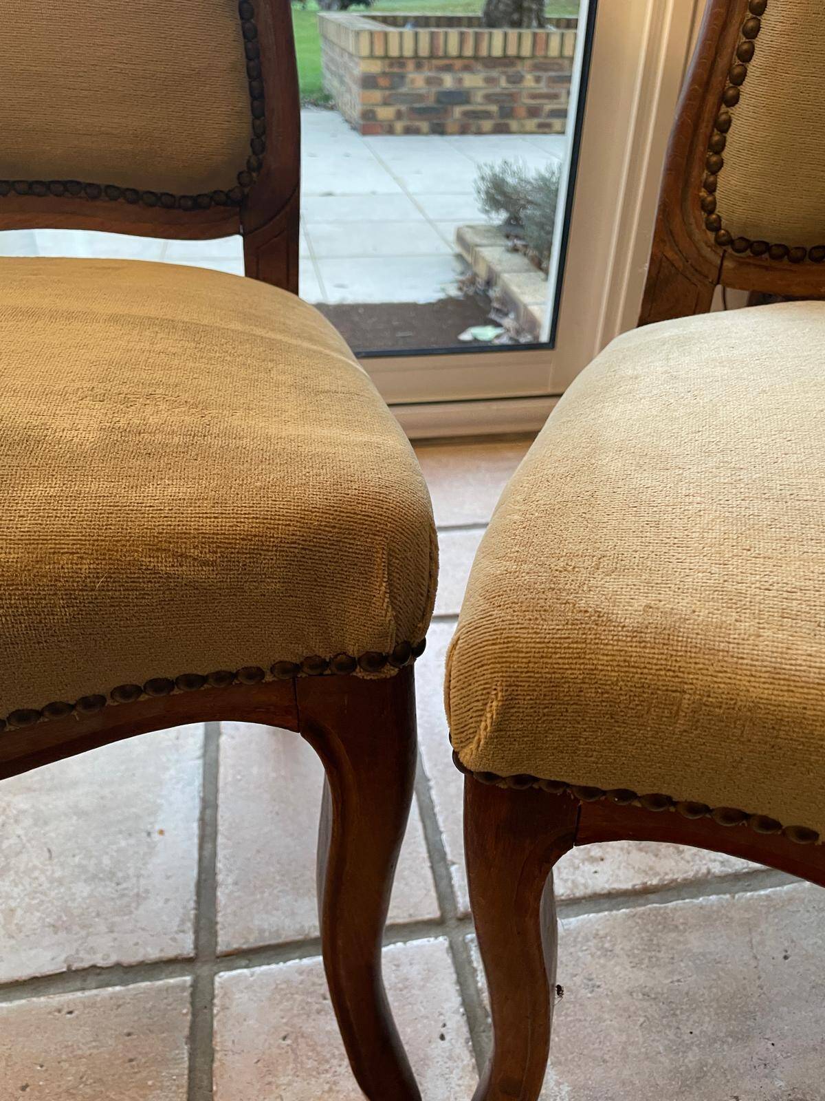 Lot of 2 antique Louis XV style chairs, carved solid wood.