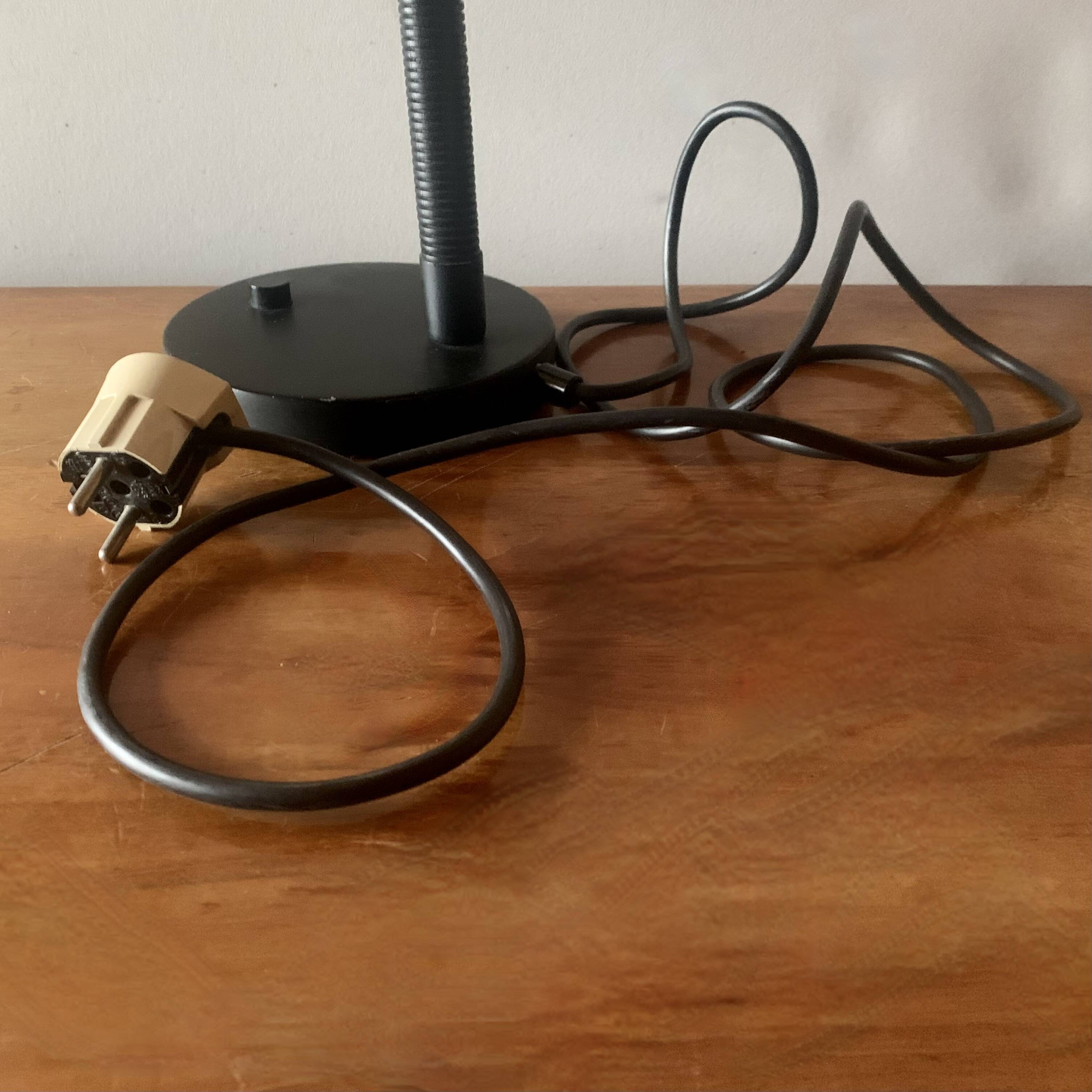 Vintage Wila desk lamp in black metal and aluminum