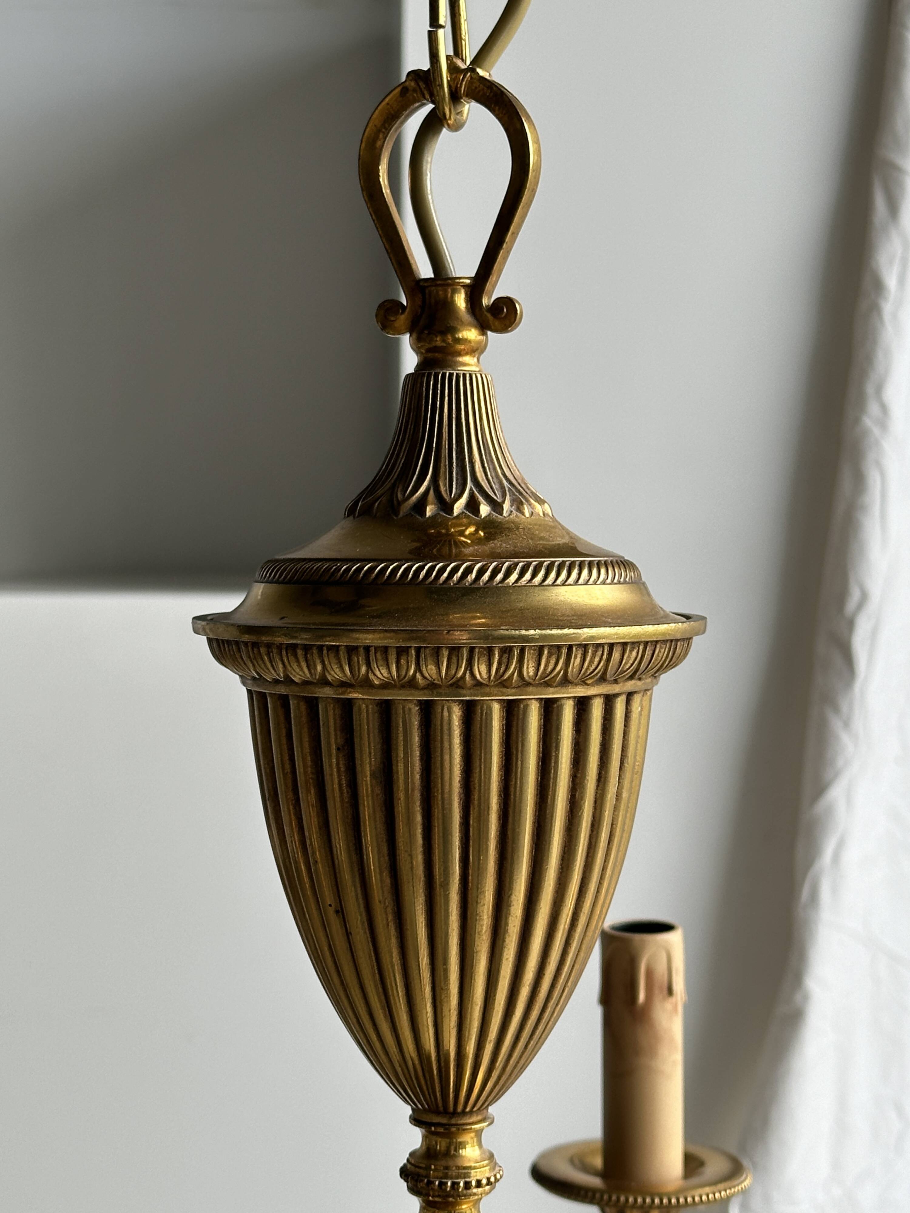 Classic 5-light gold chandelier