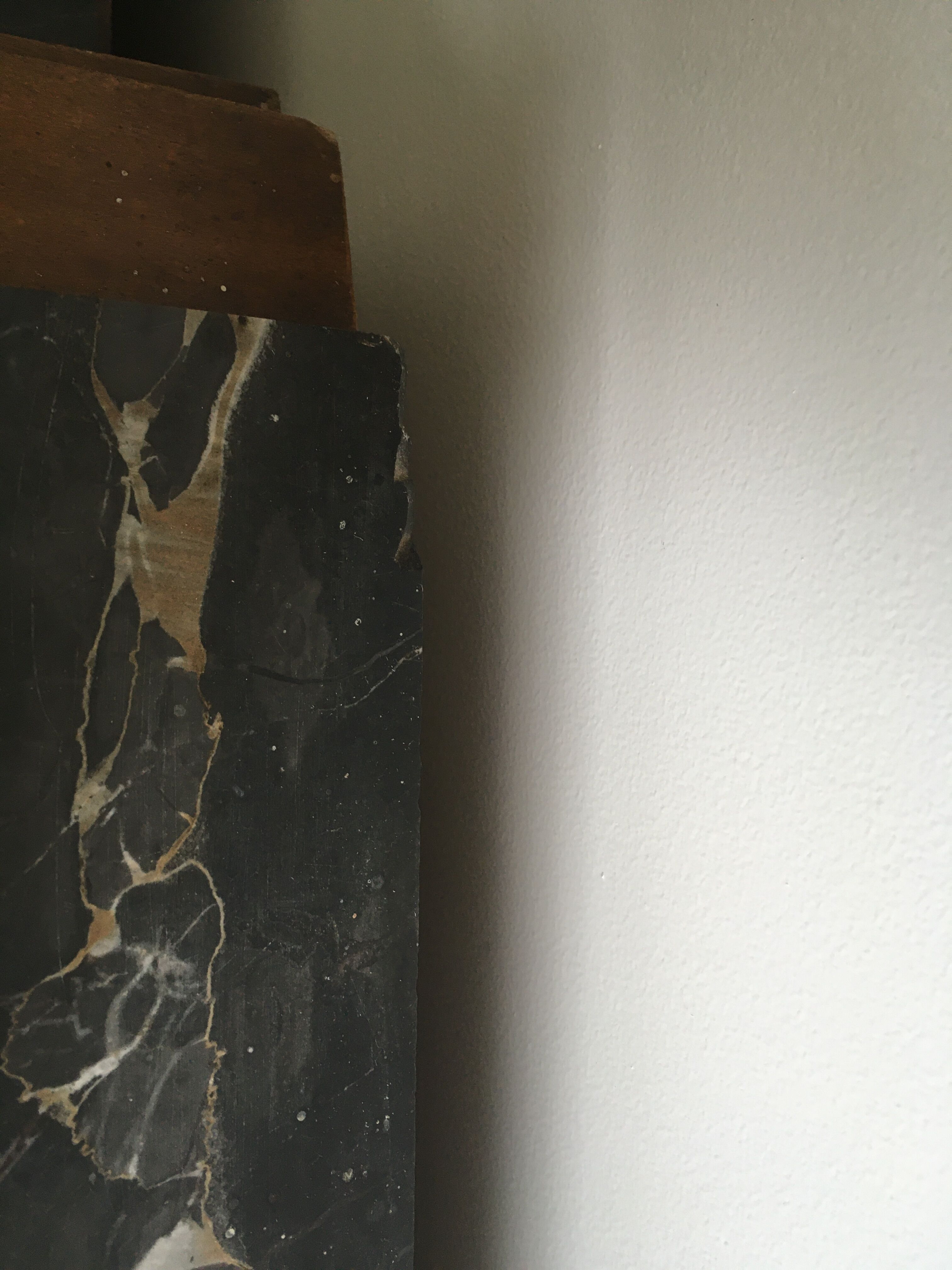 Buffet wood wood Art Deco black marble trays