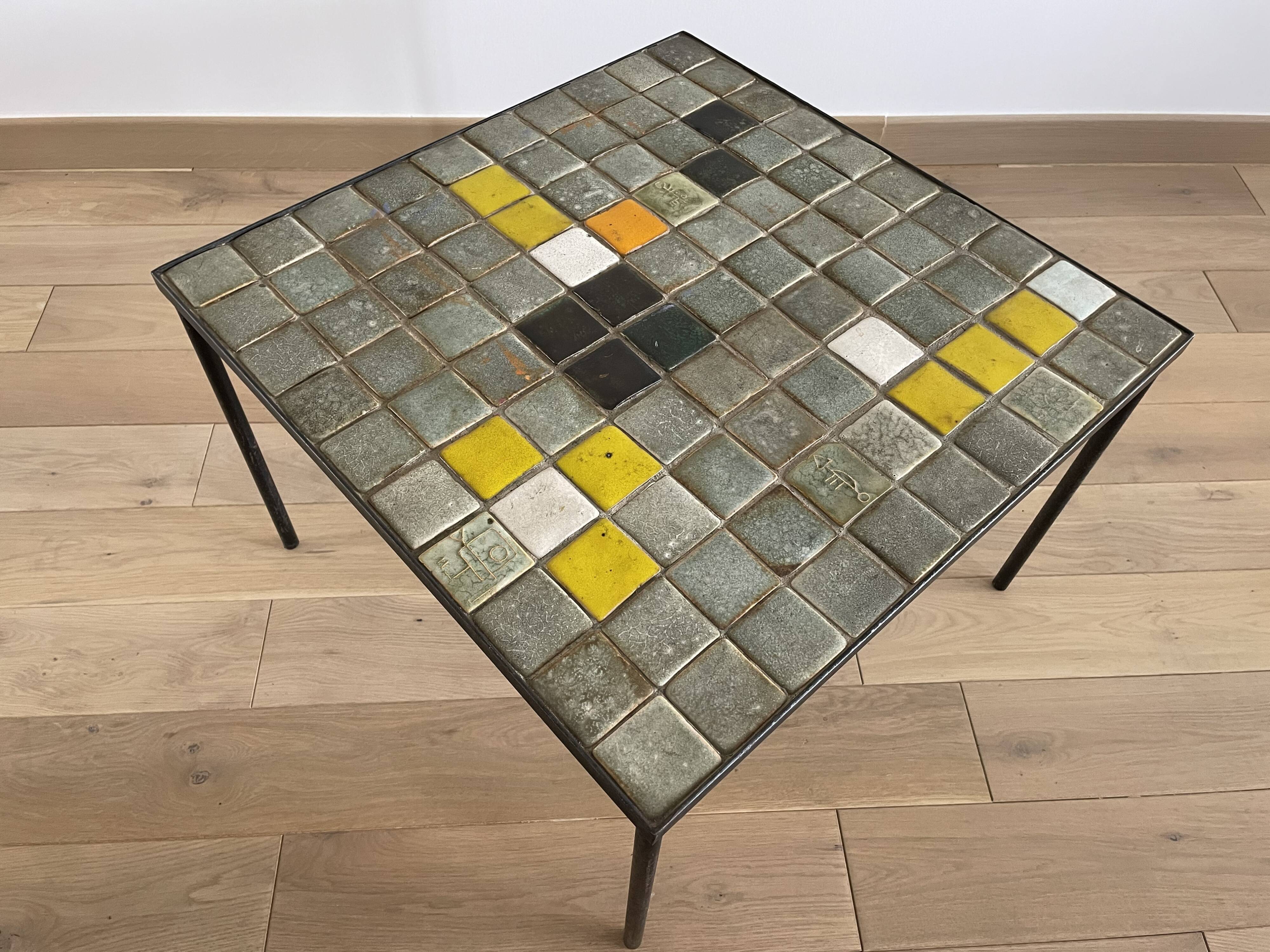 Table basse en céramique par « Les 2 potiers », 1960