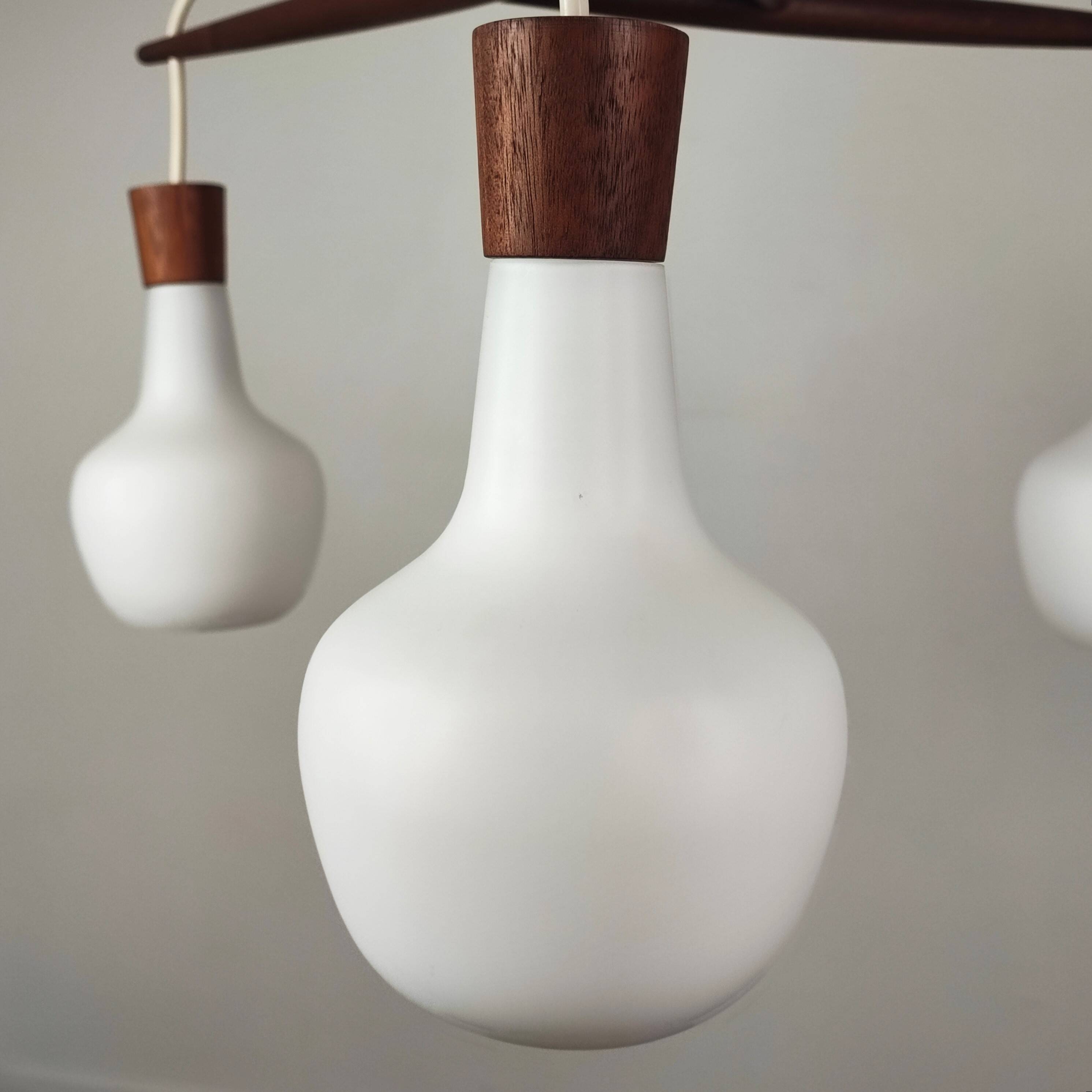 Suspension teck et opaline Rispal
