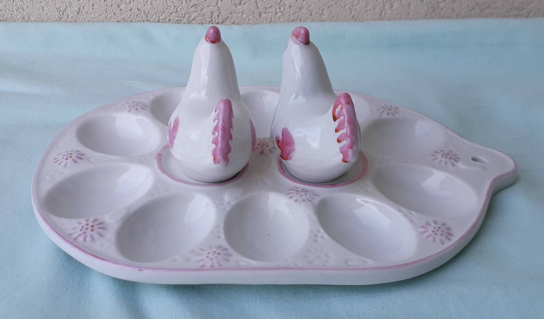 Egg holder or egg display