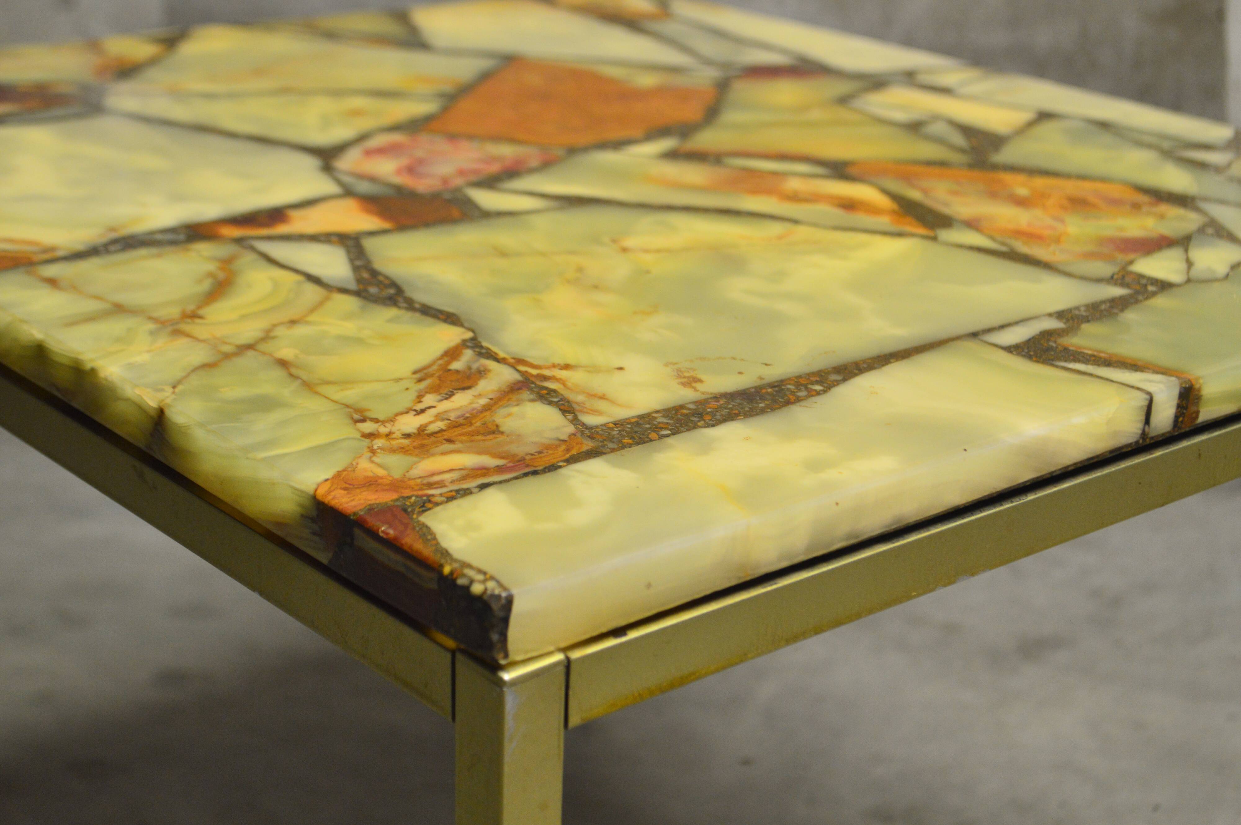 Marble coffee table from the 60s/70s Italian design