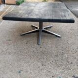 Table basse en chêne Shou Sugi Ban et piètement en étoile en aluminium