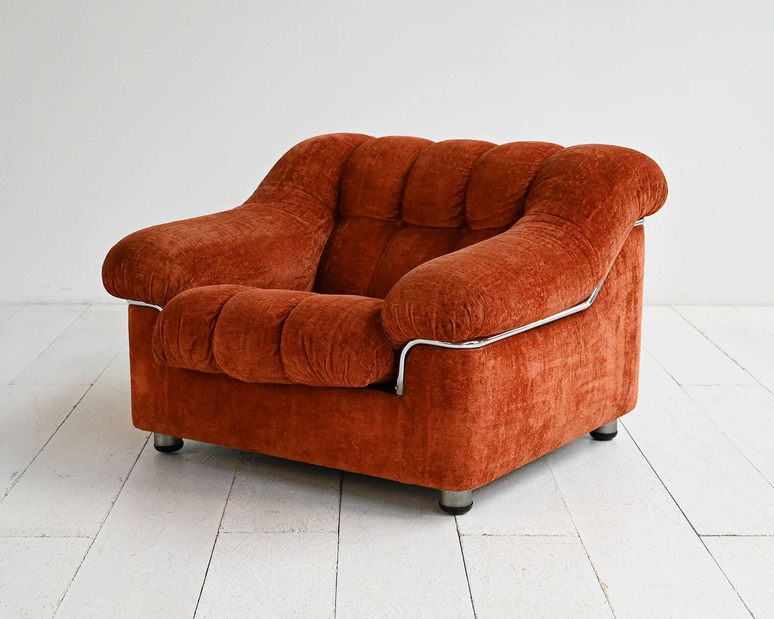 Italian vintage armchair from the 1970s