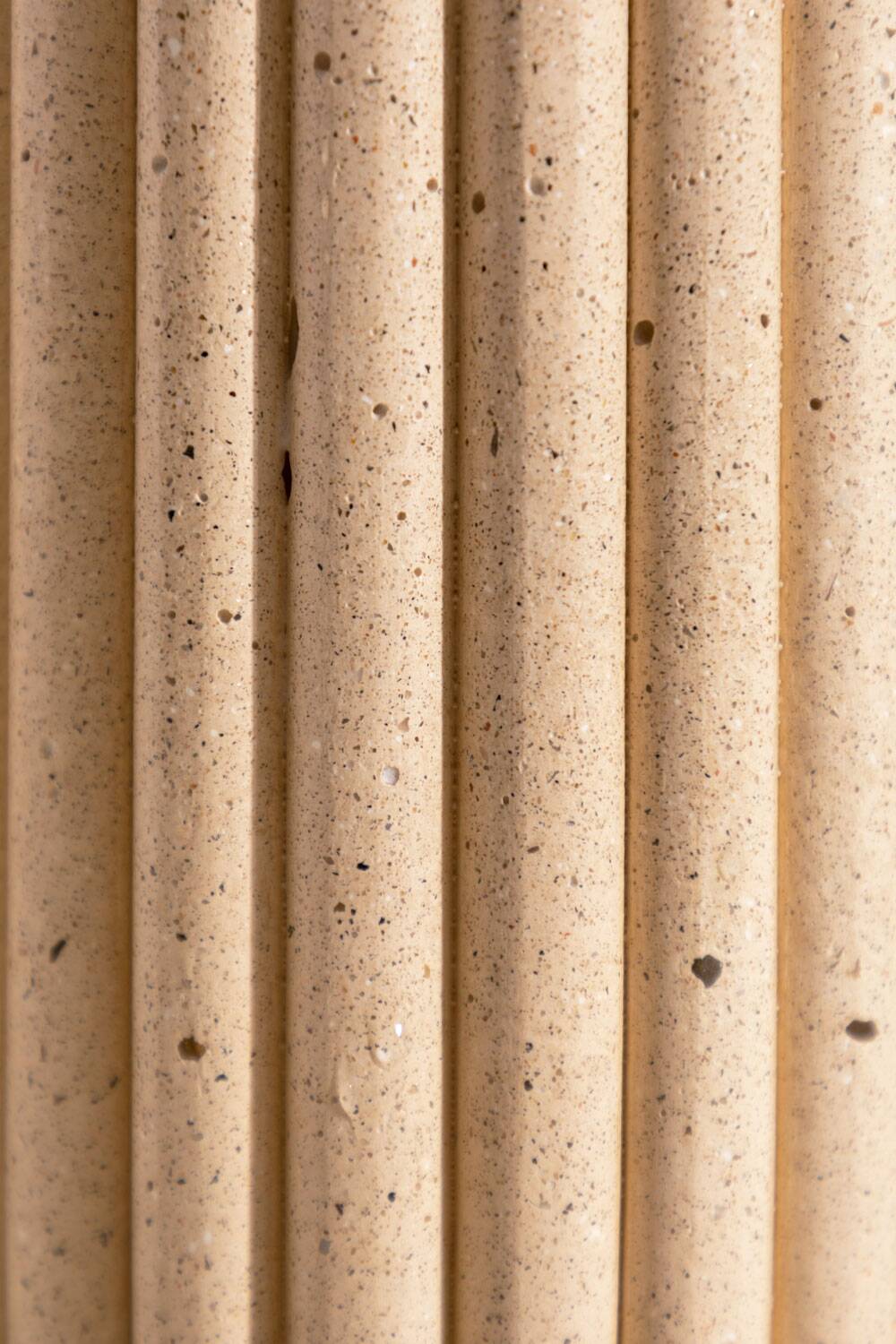 Dedé vase in beige concrete