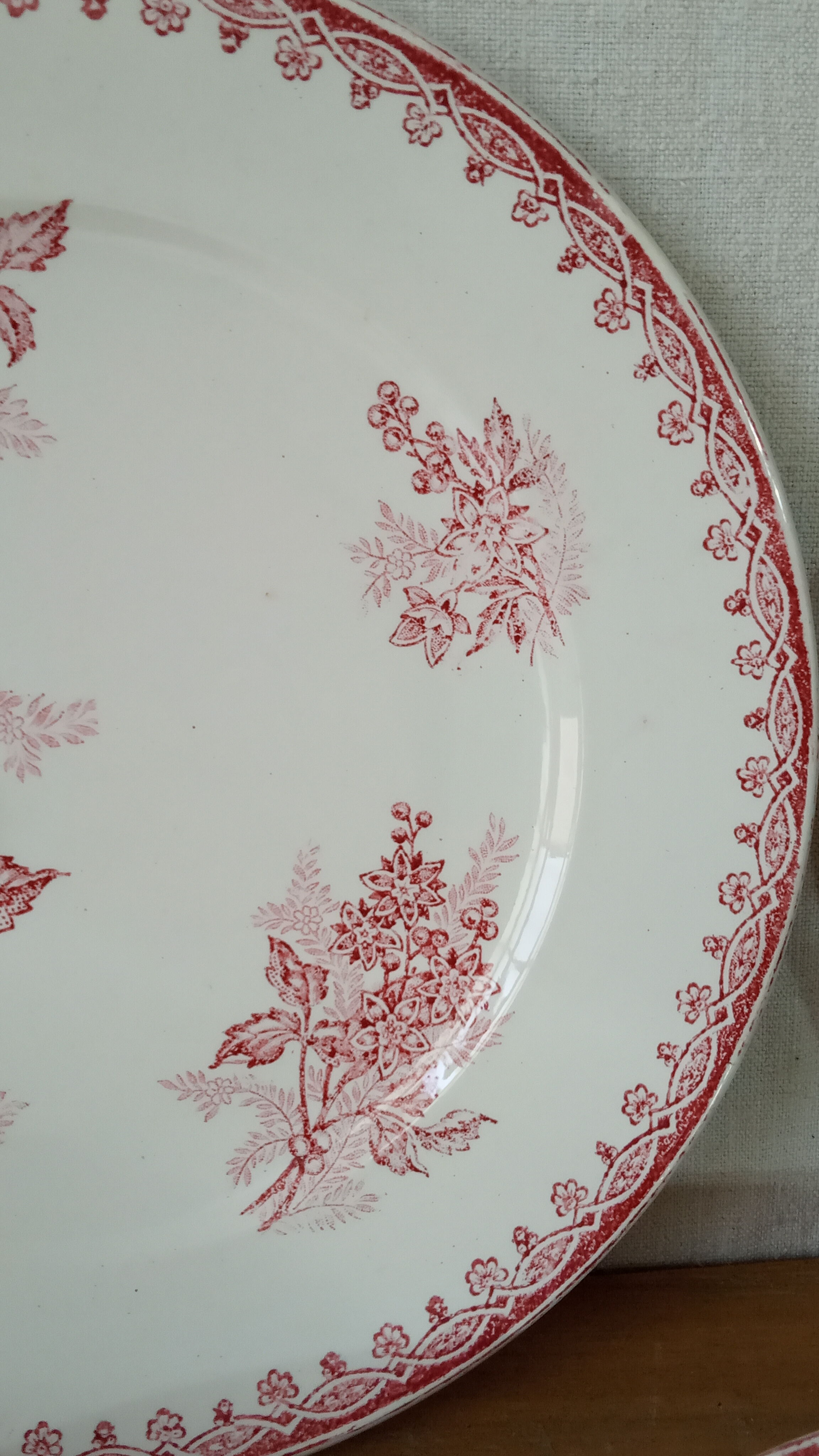 Five plates Saint Amandine Iron Earth