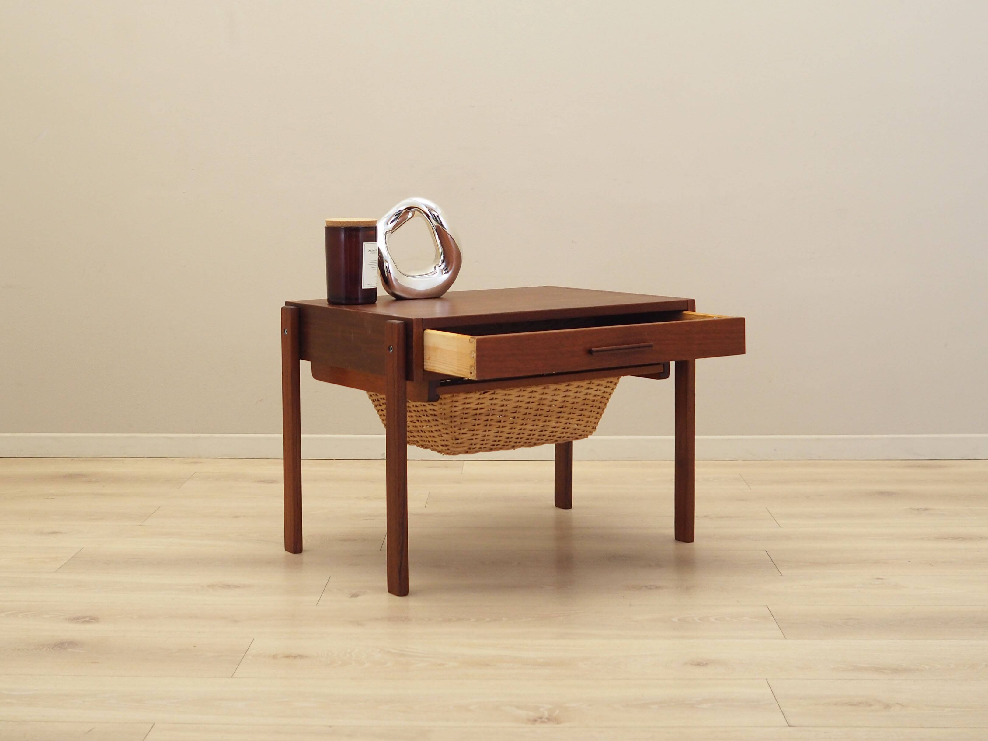 Teak coffee table, Danish design, 1970s, production: Denmark