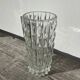 Vase en verre épais transparent