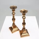 Paire de deux bougeoirs anciens français en bronze, vers 1890