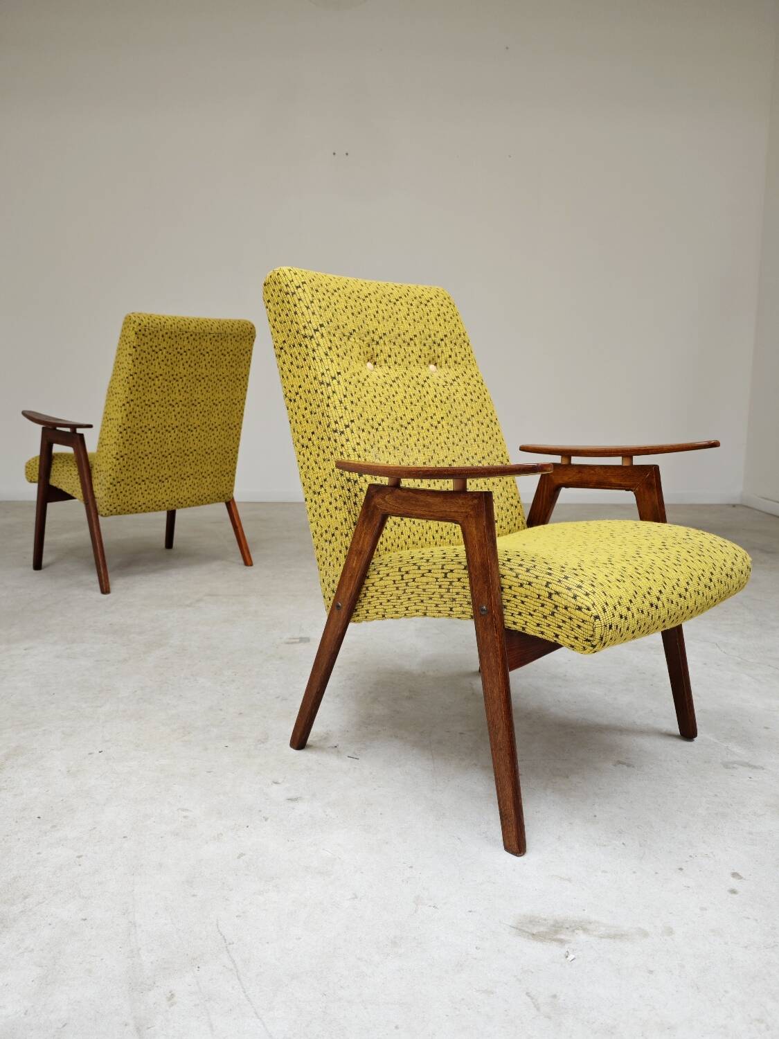 Pair of Yellow armchairs by Jaroslav Smidek for Ton (Thonet) Expo 58