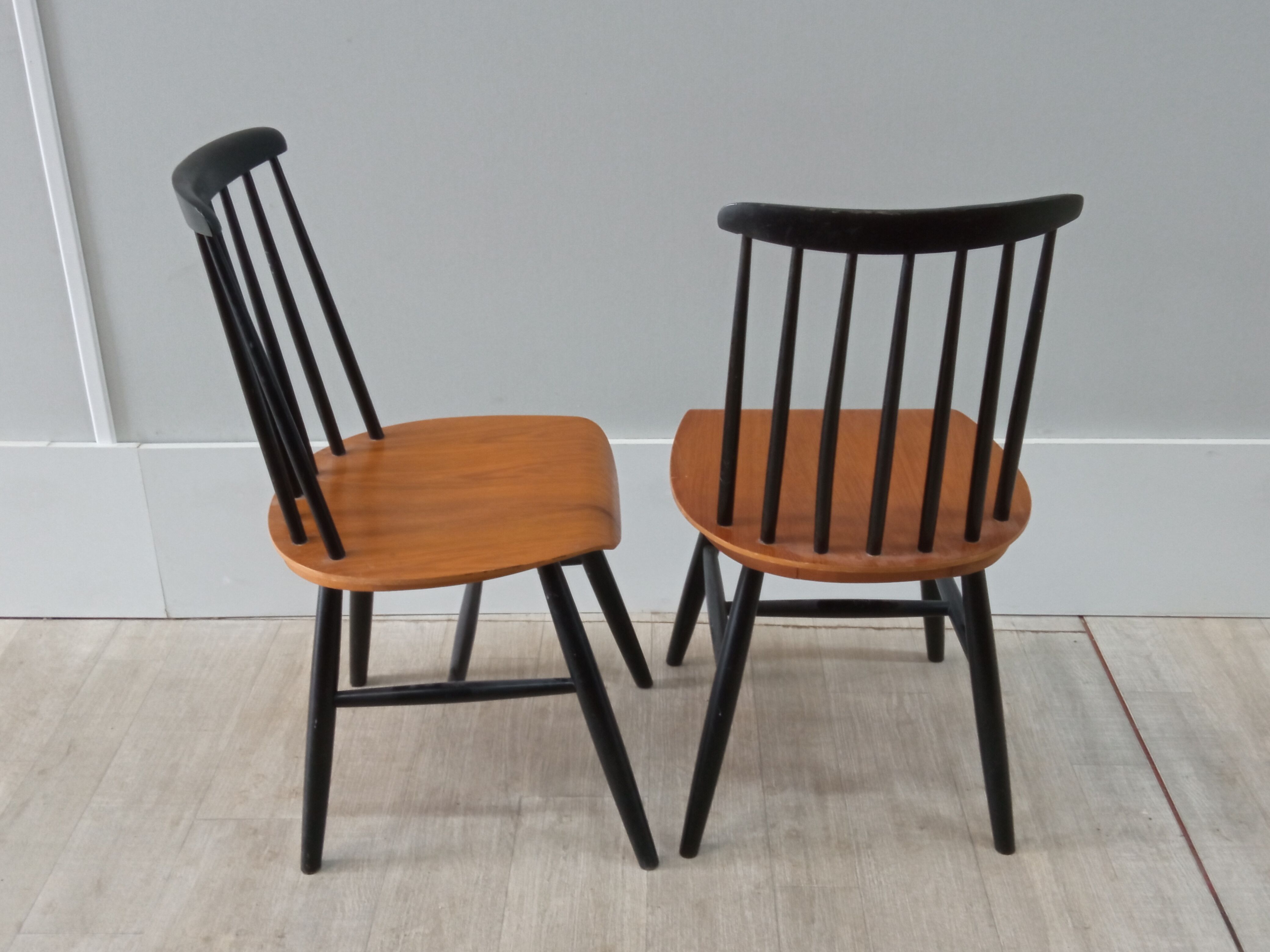 Paires de chaises Ilmari Tapiovaara
