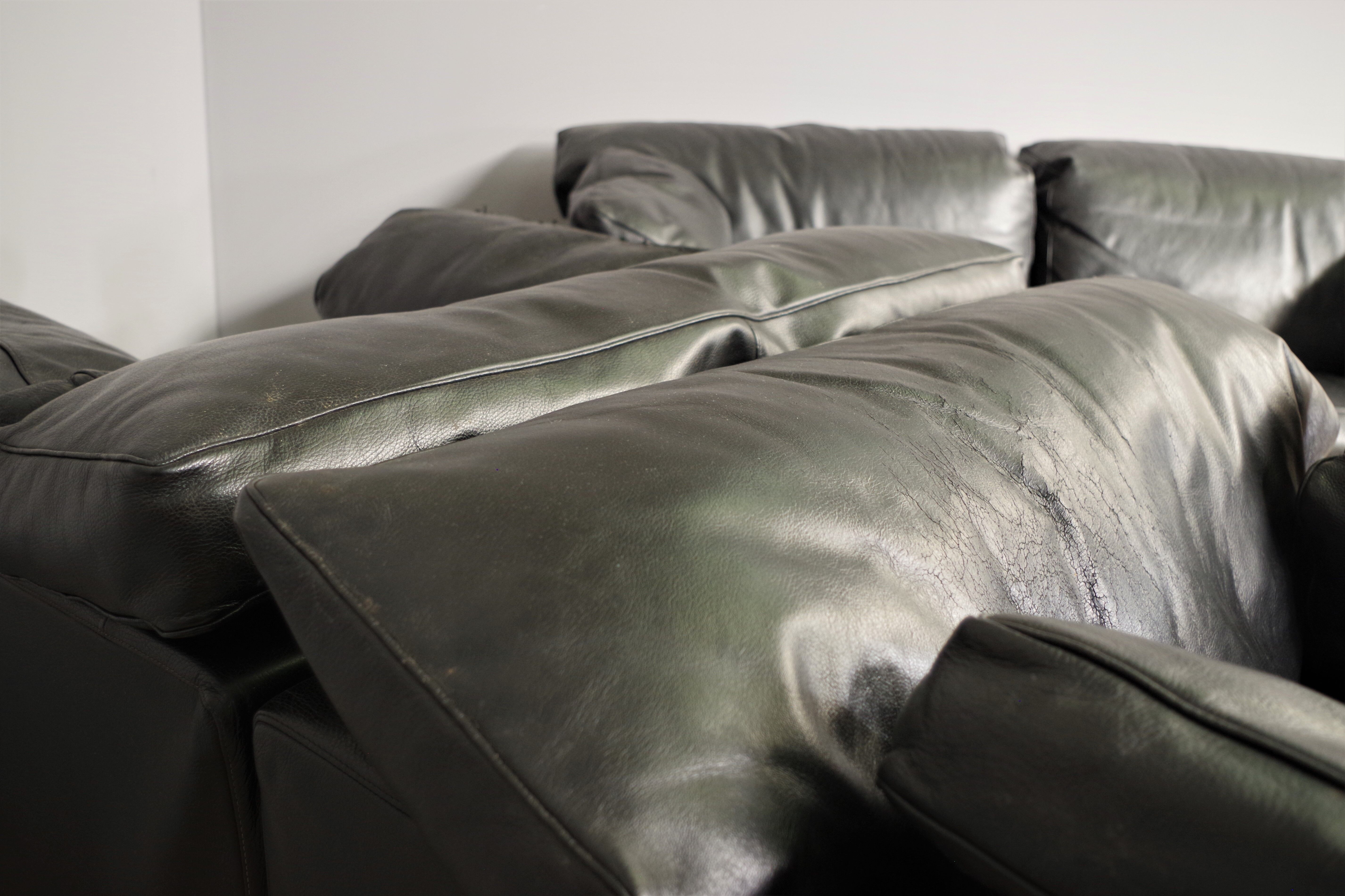 Moroso sofa set and armchairs in black leather, 1984