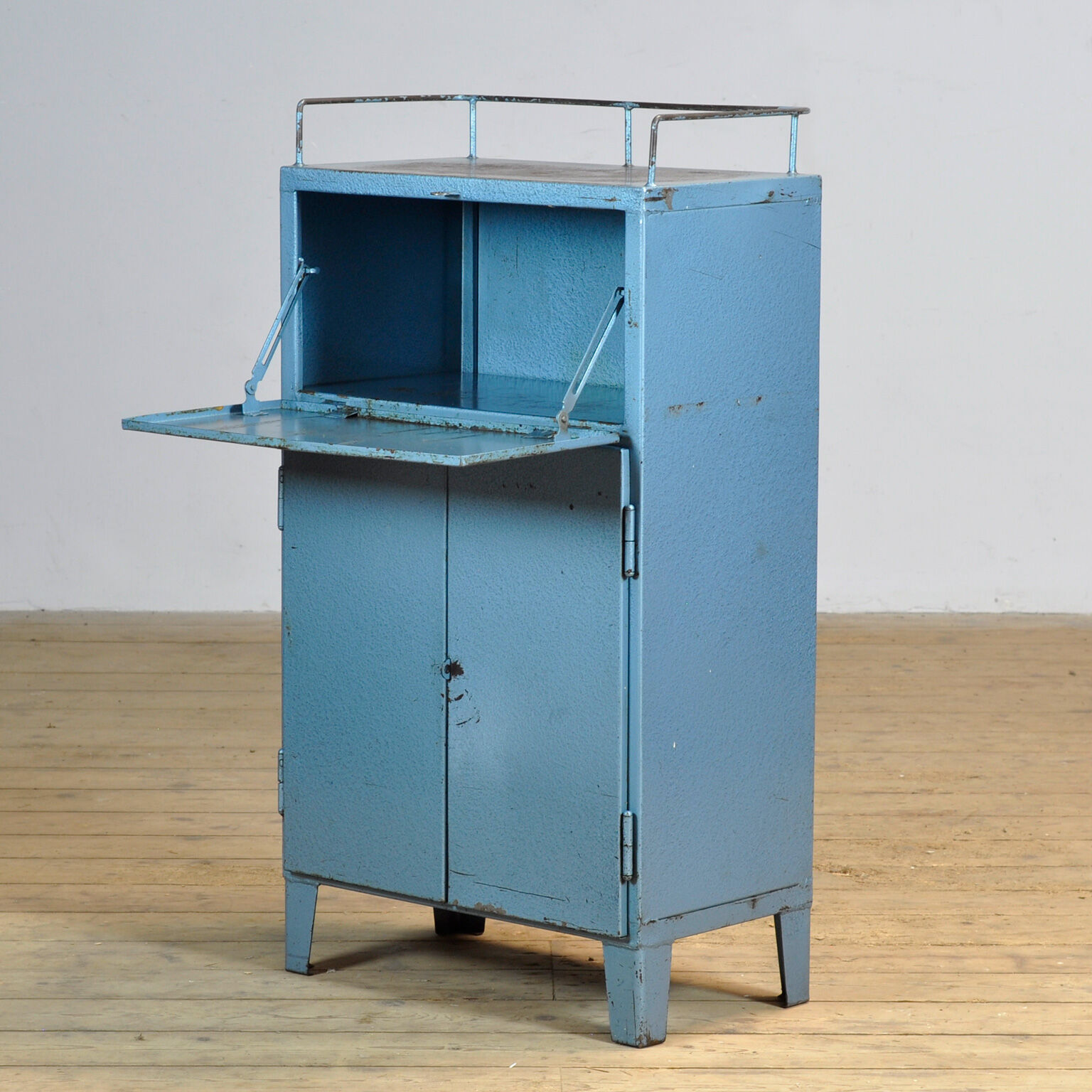 Industrial four-drawer cabinet from the 1970s