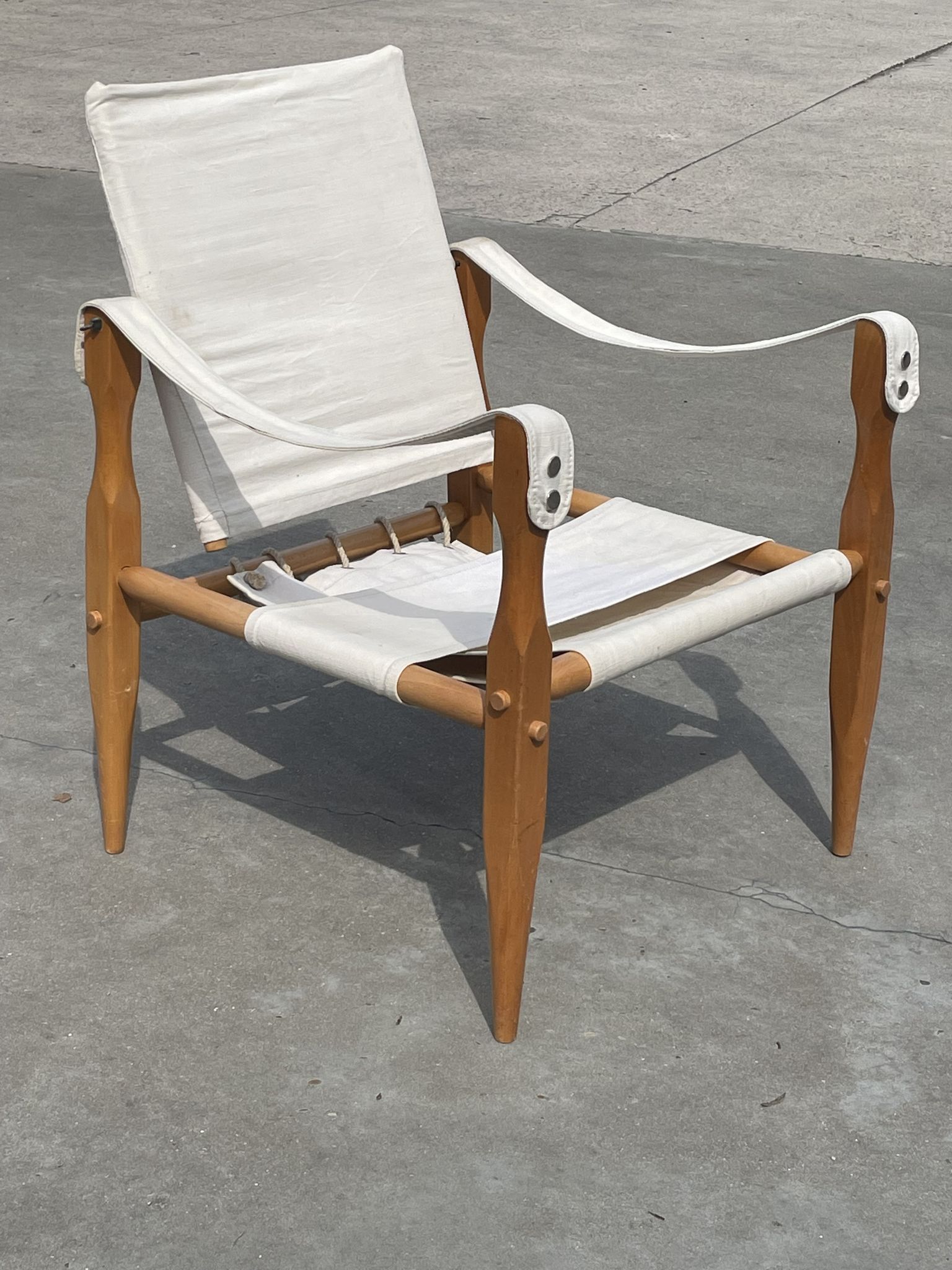 Fauteuil safari vintage 1960 Danemark avec toile design minimaliste